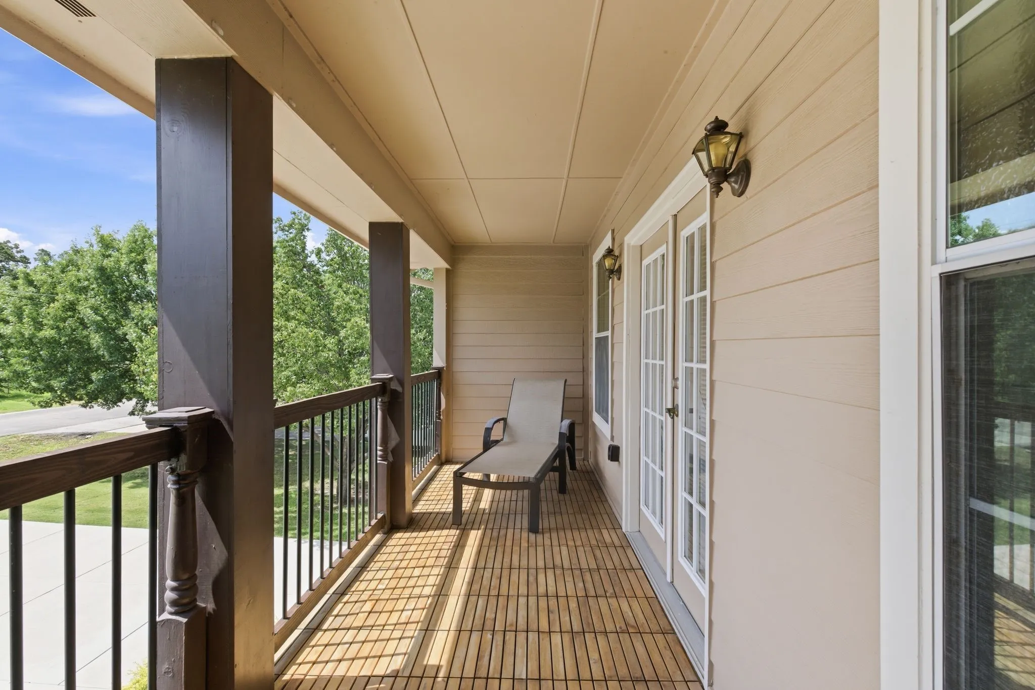 Single Family Residence For Sale in Denton County , 2230 Lake Coves Drive, Flower Mound, Texas 75022, 4 Bedroom, 3 Bathroom, 2 Garage spaces, 2,910 Sqft, built in 2006, mls#21292569, Real Estate Agent in Flower Mound, Homes For Sale in Denton county, Homes For Sale in Flower Mound, Realtor in Flower Mound Texas, Real Estate Brokerage Independent Realty Texas, Luminita Cordes Realtor