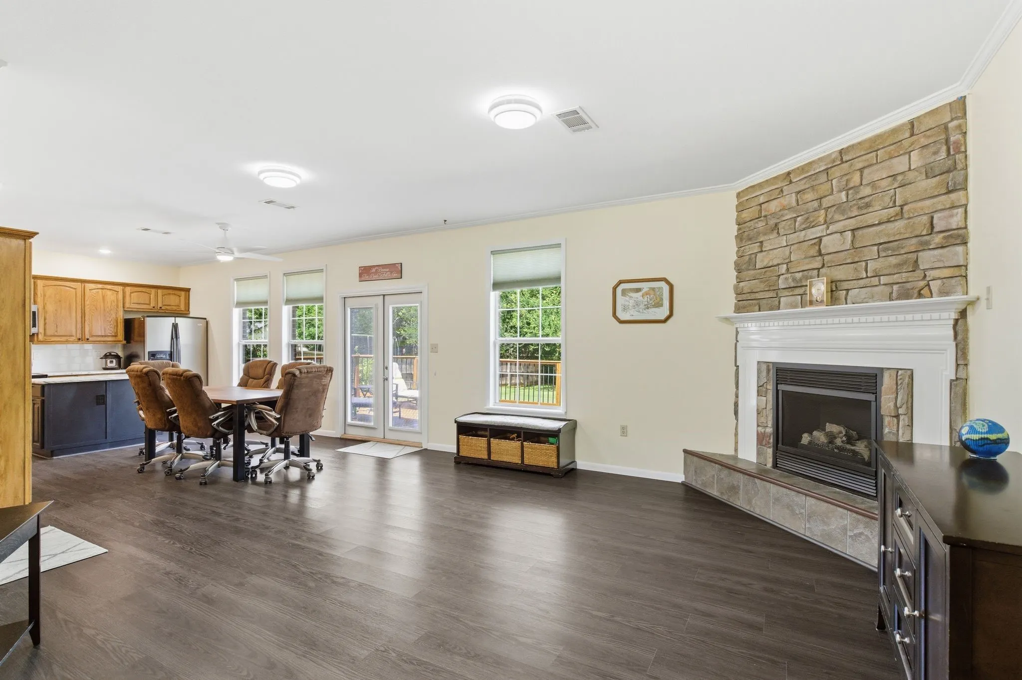 Single Family Residence For Sale in Denton County , 2230 Lake Coves Drive, Flower Mound, Texas 75022, 4 Bedroom, 3 Bathroom, 2 Garage spaces, 2,910 Sqft, built in 2006, mls#21292569, Real Estate Agent in Flower Mound, Homes For Sale in Denton county, Homes For Sale in Flower Mound, Realtor in Flower Mound Texas, Real Estate Brokerage Independent Realty Texas, Luminita Cordes Realtor