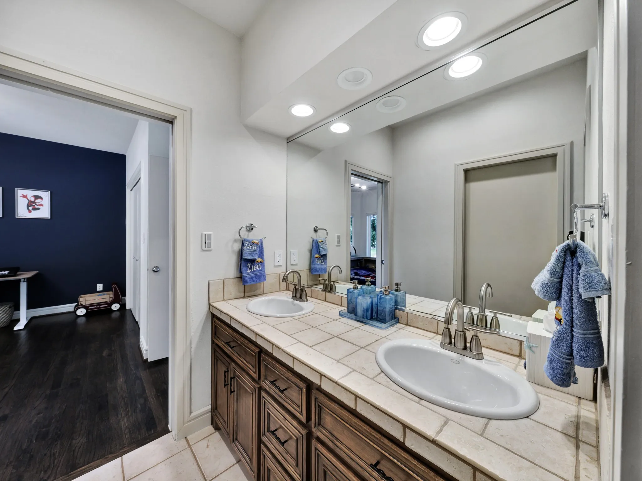 Jack n Jill Bathroom