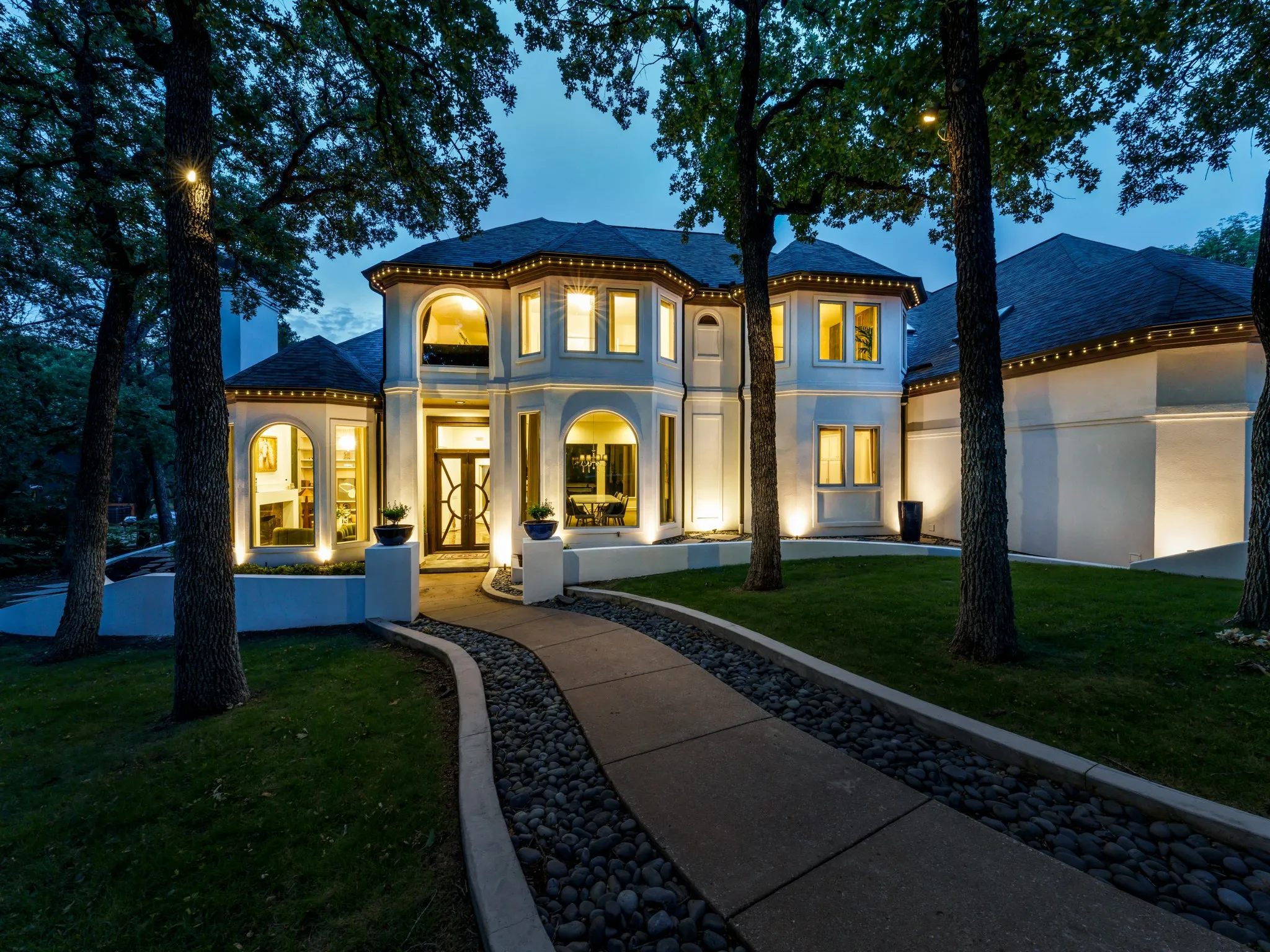 Single Family Residence For Sale in Denton County , 3812 Hidden Trail, Flower Mound, Texas 75022, 5 Bedroom, 6 Bathroom, 3 Garage spaces, 5,663 Sqft, built in 1992, mls#21295665, Real Estate Agent in Flower Mound, Homes For Sale in Denton county, Homes For Sale in Flower Mound, Realtor in Flower Mound Texas, Real Estate Brokerage Independent Realty Texas, Luminita Cordes Realtor