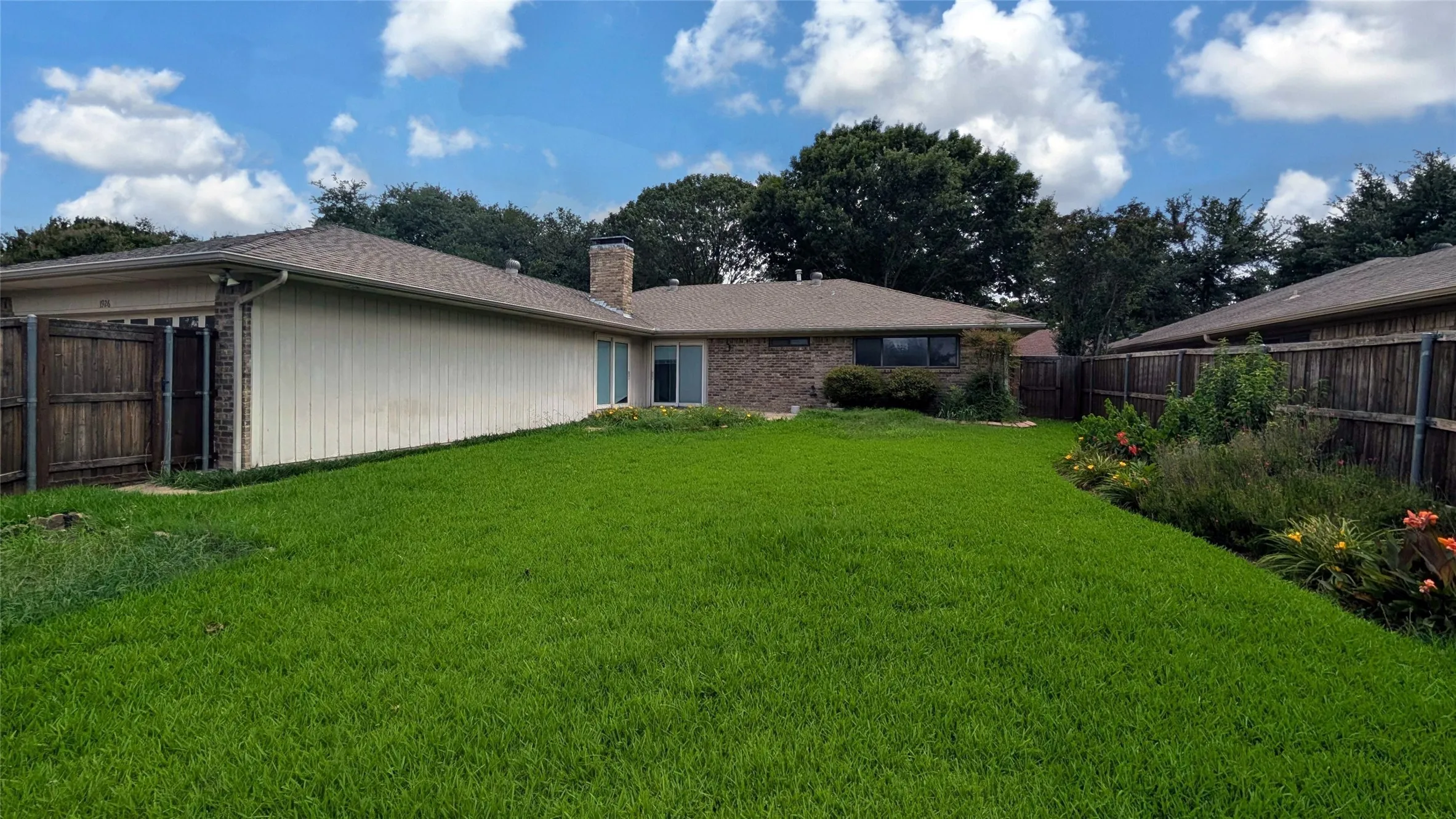 Single Family Residence For Sale in Denton County , 1926 Camden Way, Carrollton, Texas 75007, 4 Bedrooms, 3 Bathrooms, 2 Garage spaces, 2,081 Sqft, built in 1978, Price $369,900, mls#21300945, Real Estate Agent in Carrollton, Homes For Sale in Denton county, Homes For Sale in Carrollton, Realtor in Carrollton Texas, Real Estate Brokerage Independent Realty Texas, Luminita Cordes Realtor