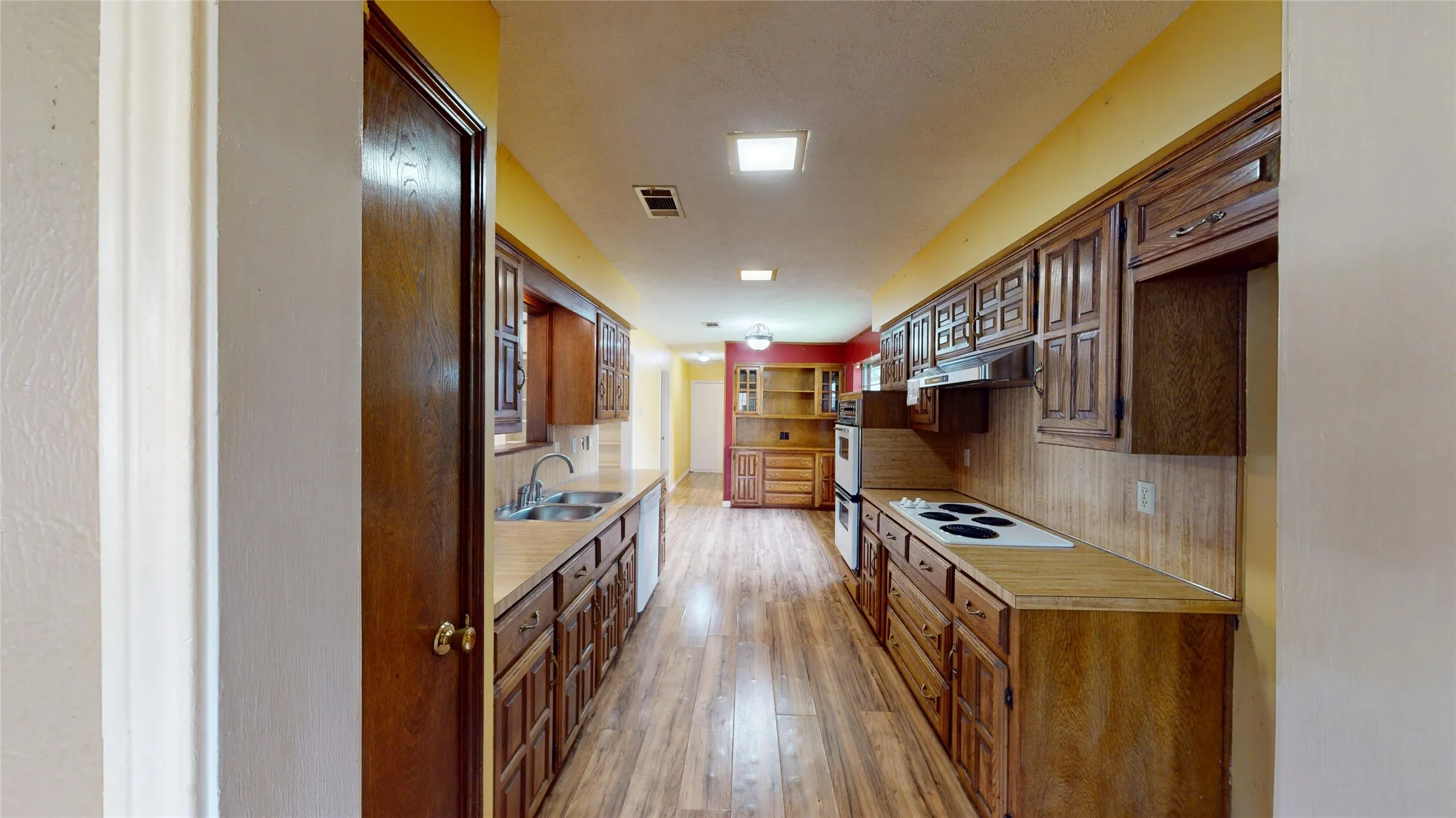 Single Family Residence For Sale in Denton County , 1926 Camden Way, Carrollton, Texas 75007, 4 Bedrooms, 3 Bathrooms, 2 Garage spaces, 2,081 Sqft, built in 1978, Price $369,900, mls#21300945, Real Estate Agent in Carrollton, Homes For Sale in Denton county, Homes For Sale in Carrollton, Realtor in Carrollton Texas, Real Estate Brokerage Independent Realty Texas, Luminita Cordes Realtor
