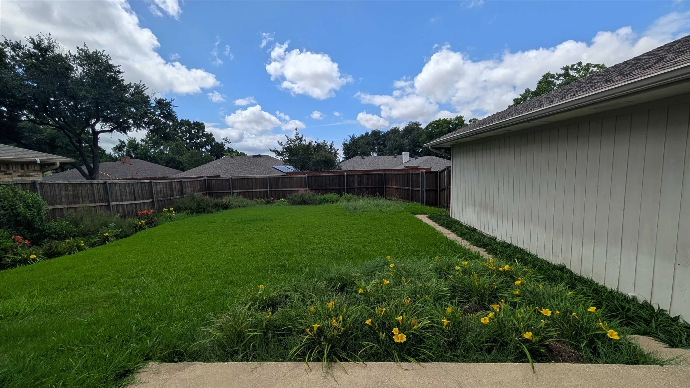 Single Family Residence For Sale in Denton County , 1926 Camden Way, Carrollton, Texas 75007, 4 Bedrooms, 3 Bathrooms, 2 Garage spaces, 2,081 Sqft, built in 1978, Price $369,900, mls#21300945, Real Estate Agent in Carrollton, Homes For Sale in Denton county, Homes For Sale in Carrollton, Realtor in Carrollton Texas, Real Estate Brokerage Independent Realty Texas, Luminita Cordes Realtor