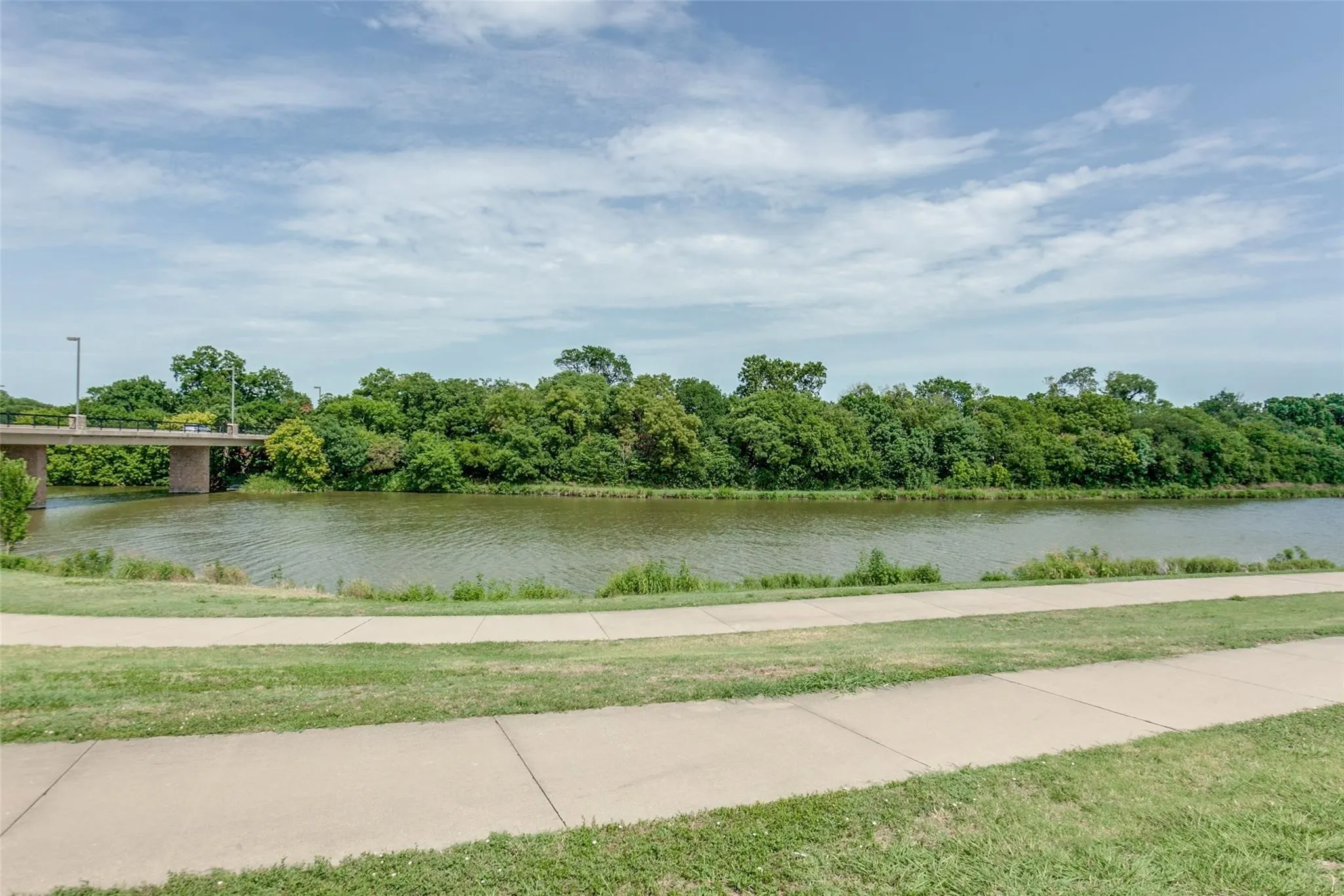 Single Family Residence For Sale in Collin County , 4422 Lartan Trail, Richardson, Texas 75082, 5 Bedroom, 4 Bathroom, 2 Garage spaces, 3,020 Sqft, built in 1998, mls#21300989, Real Estate Agent in Richardson, Homes For Sale in Collin county, Homes For Sale in Richardson, Realtor in Richardson Texas, Real Estate Brokerage Independent Realty Texas, Luminita Cordes Realtor