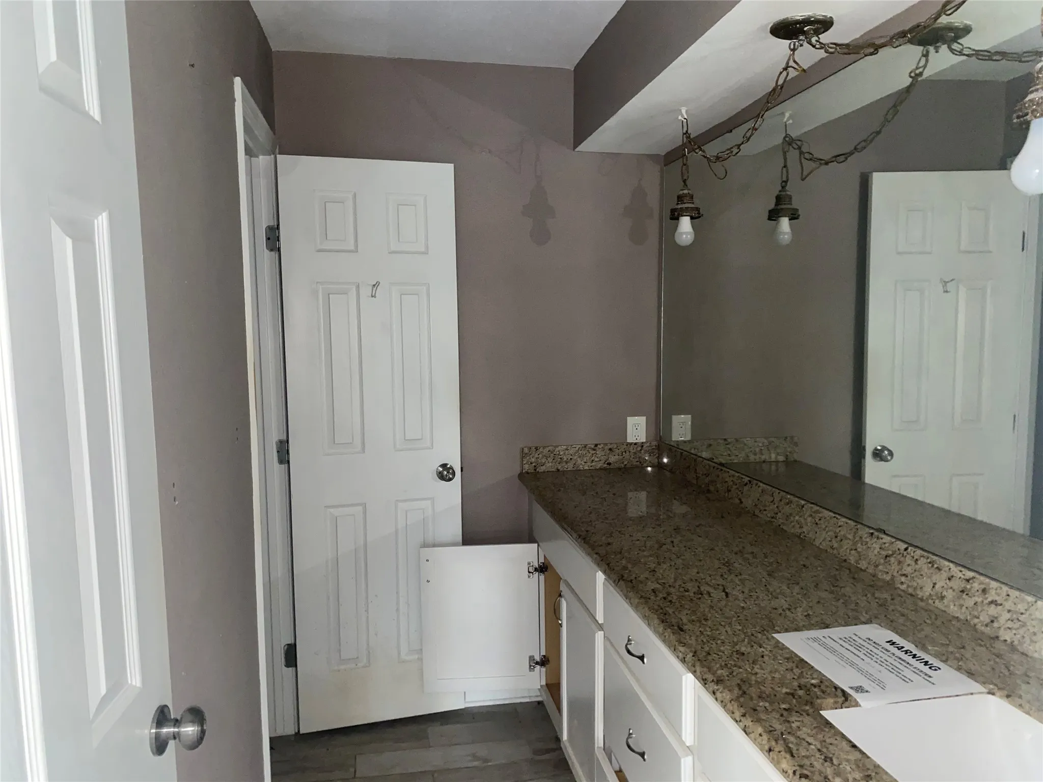 Single Family Residence For Sale in Fort Bend County , 416 Fort Bend Drive, Simonton, Texas 77485, 4 Bedroom, 3 Bathroom, Garage spaces, 2,100 Sqft, built in 1975, mls#21301000, Real Estate Agent in Simonton, Homes For Sale in Fort Bend county, Homes For Sale in Simonton, Realtor in Simonton Texas, Real Estate Brokerage Independent Realty Texas, Luminita Cordes Realtor