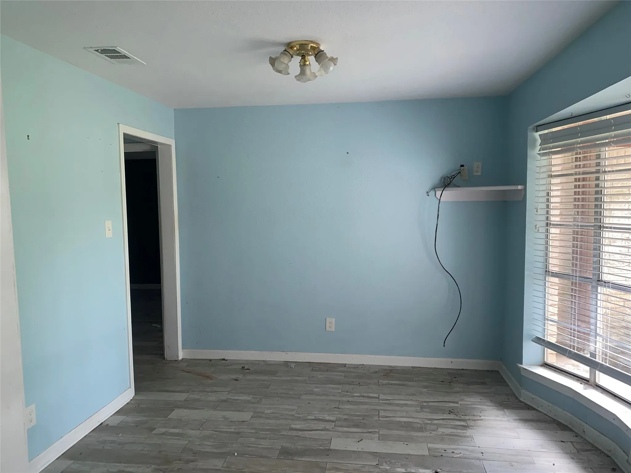 Single Family Residence For Sale in Fort Bend County , 416 Fort Bend Drive, Simonton, Texas 77485, 4 Bedroom, 3 Bathroom, Garage spaces, 2,100 Sqft, built in 1975, mls#21301000, Real Estate Agent in Simonton, Homes For Sale in Fort Bend county, Homes For Sale in Simonton, Realtor in Simonton Texas, Real Estate Brokerage Independent Realty Texas, Luminita Cordes Realtor