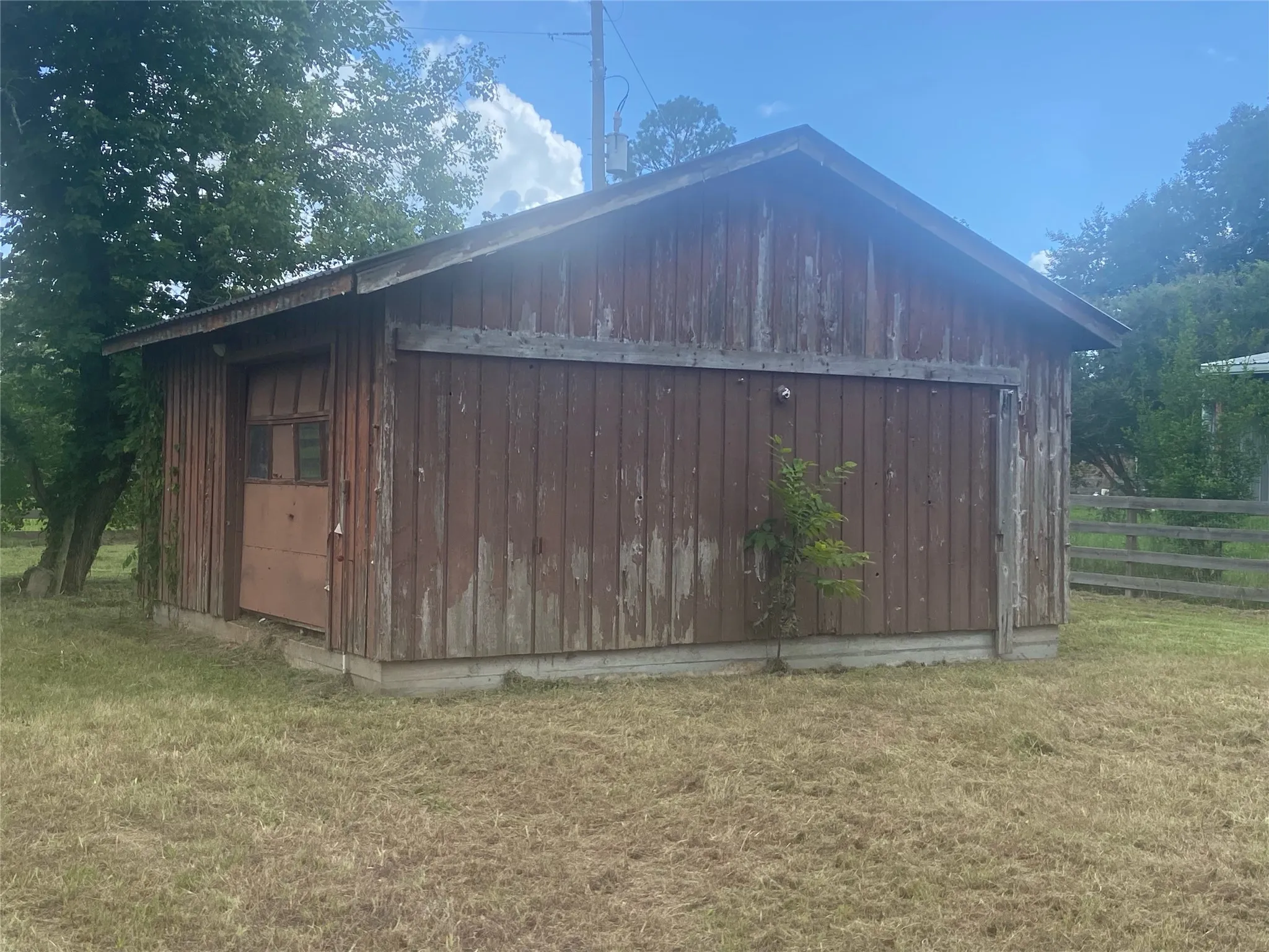 Single Family Residence For Sale in Fort Bend County , 416 Fort Bend Drive, Simonton, Texas 77485, 4 Bedroom, 3 Bathroom, Garage spaces, 2,100 Sqft, built in 1975, mls#21301000, Real Estate Agent in Simonton, Homes For Sale in Fort Bend county, Homes For Sale in Simonton, Realtor in Simonton Texas, Real Estate Brokerage Independent Realty Texas, Luminita Cordes Realtor