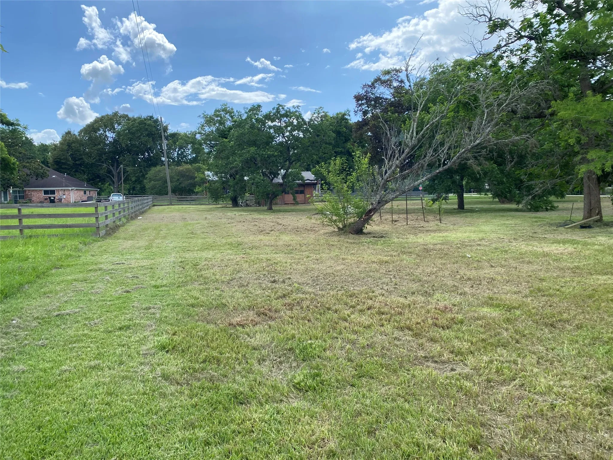Single Family Residence For Sale in Fort Bend County , 416 Fort Bend Drive, Simonton, Texas 77485, 4 Bedroom, 3 Bathroom, Garage spaces, 2,100 Sqft, built in 1975, mls#21301000, Real Estate Agent in Simonton, Homes For Sale in Fort Bend county, Homes For Sale in Simonton, Realtor in Simonton Texas, Real Estate Brokerage Independent Realty Texas, Luminita Cordes Realtor