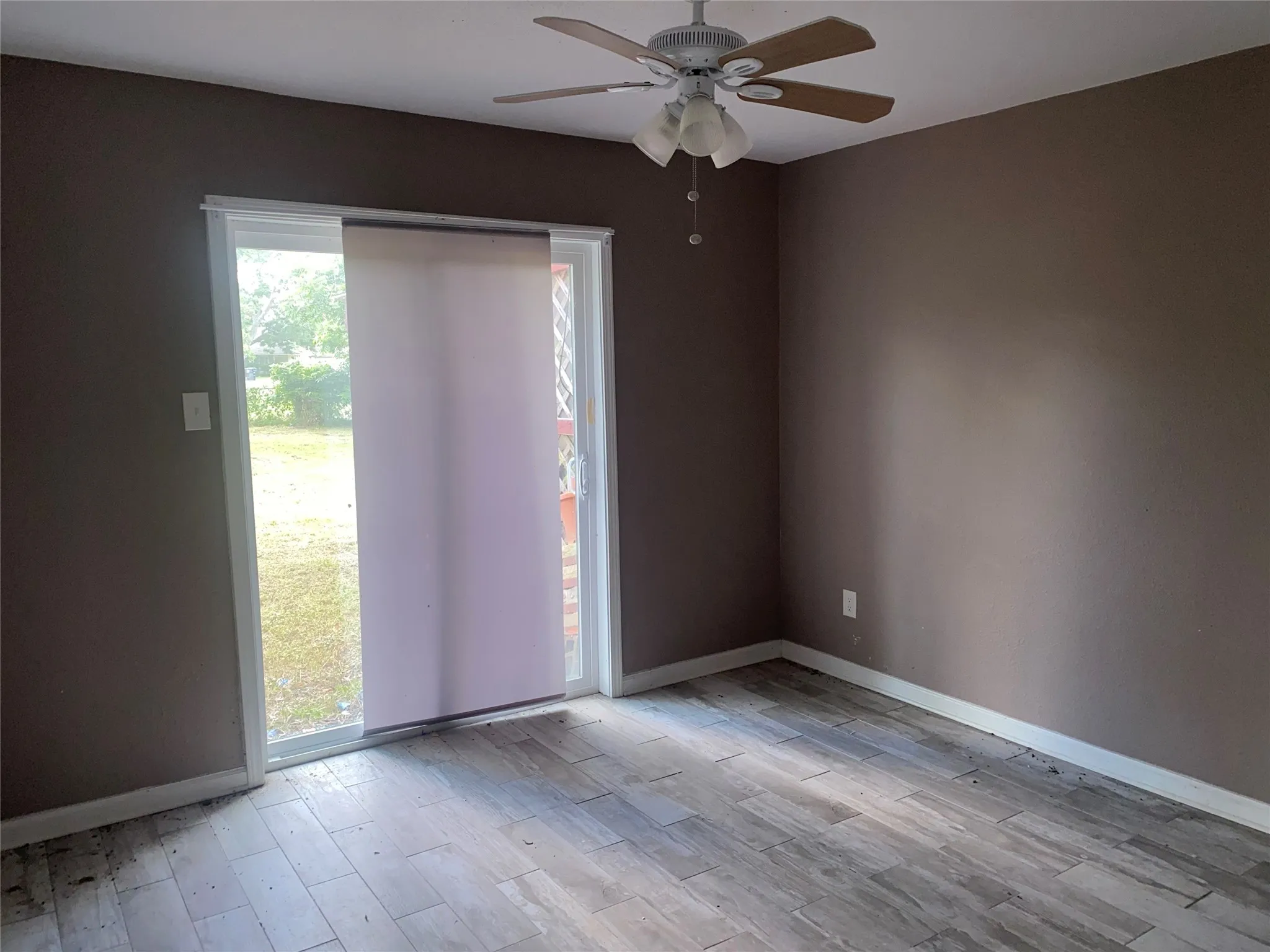 Single Family Residence For Sale in Fort Bend County , 416 Fort Bend Drive, Simonton, Texas 77485, 4 Bedroom, 3 Bathroom, Garage spaces, 2,100 Sqft, built in 1975, mls#21301000, Real Estate Agent in Simonton, Homes For Sale in Fort Bend county, Homes For Sale in Simonton, Realtor in Simonton Texas, Real Estate Brokerage Independent Realty Texas, Luminita Cordes Realtor
