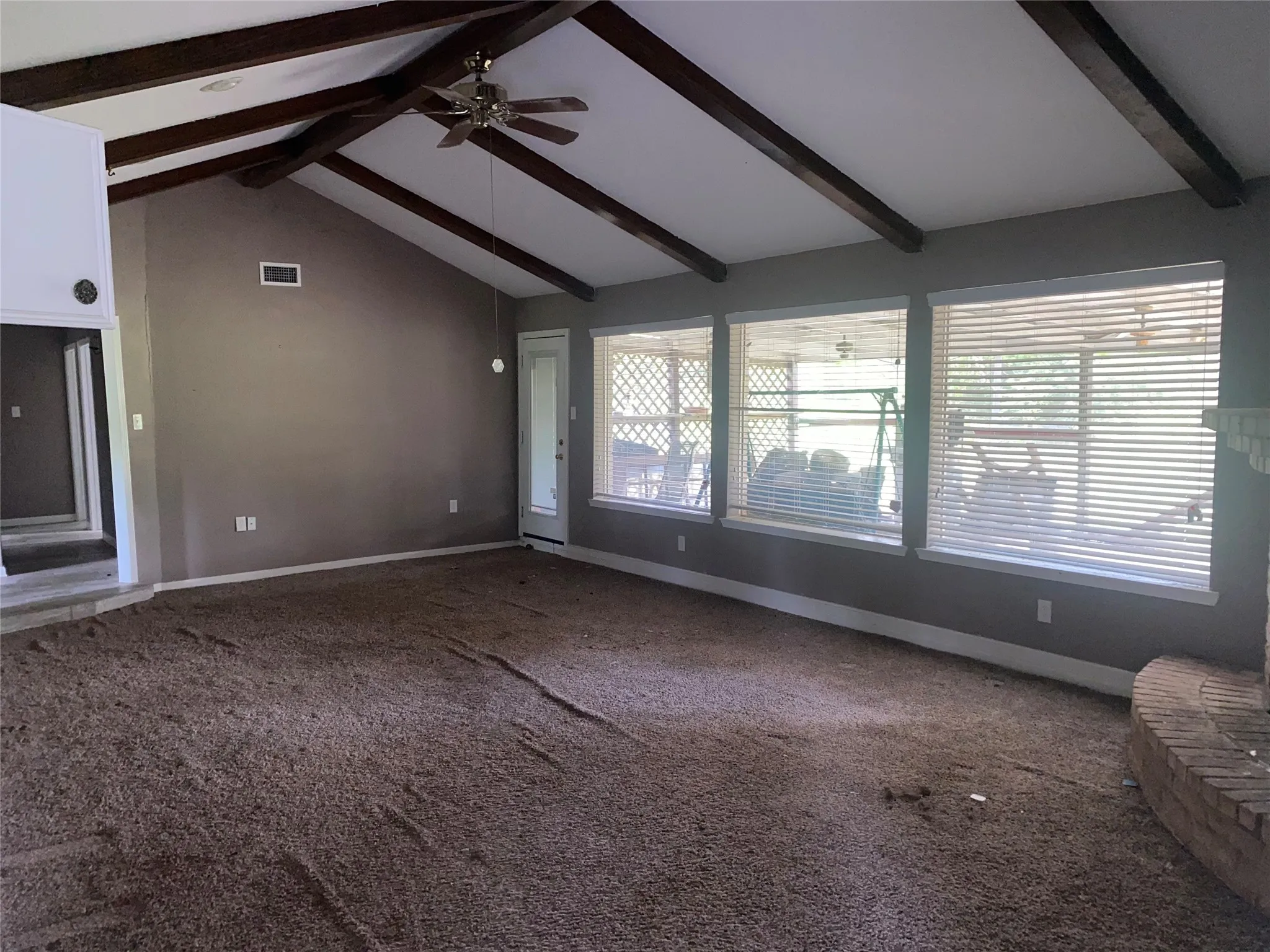 Single Family Residence For Sale in Fort Bend County , 416 Fort Bend Drive, Simonton, Texas 77485, 4 Bedroom, 3 Bathroom, Garage spaces, 2,100 Sqft, built in 1975, mls#21301000, Real Estate Agent in Simonton, Homes For Sale in Fort Bend county, Homes For Sale in Simonton, Realtor in Simonton Texas, Real Estate Brokerage Independent Realty Texas, Luminita Cordes Realtor
