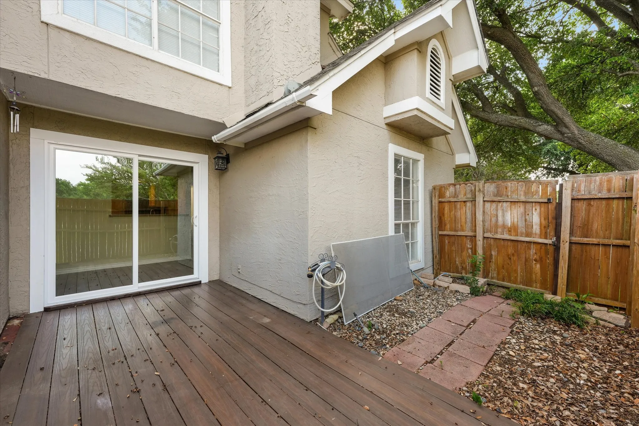 Townhouse For Sale in Collin County , 8400 Hickory Street 101, Frisco, Texas 75034, 2 Bedroom, 3 Bathroom, 2 Garage spaces, 1,014 Sqft, built in 1987, mls#21300976, Real Estate Agent in Frisco, Homes For Sale in Collin county, Homes For Sale in Frisco, Realtor in Frisco Texas, Real Estate Brokerage Independent Realty Texas, Luminita Cordes Realtor