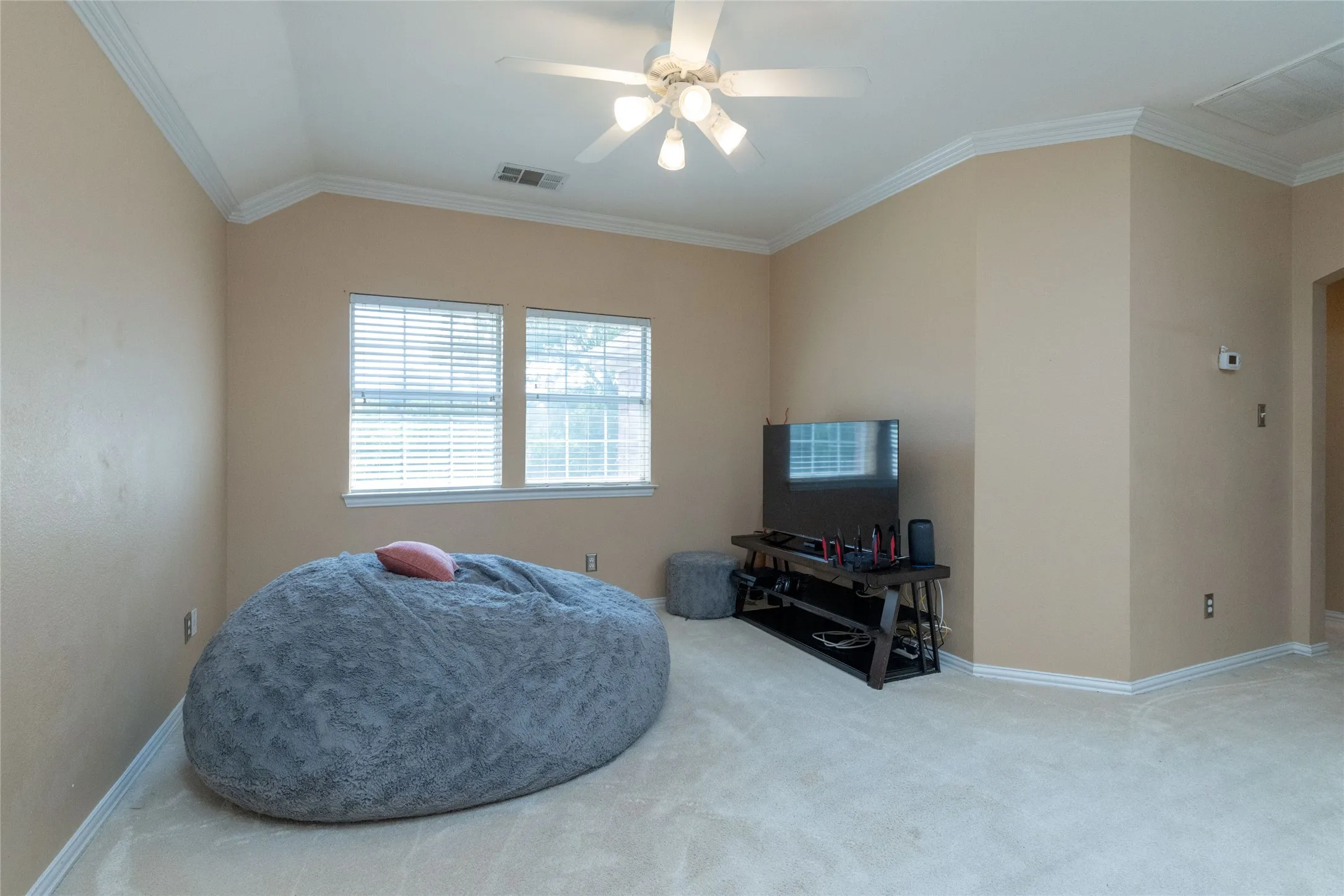 Single Family Residence For Sale in Denton County , 4705 Hampshire Drive, Flower Mound, Texas 75028, 5 Bedroom, 3 Bathroom, 2 Garage spaces, 3,212 Sqft, built in 1997, mls#21299659, Real Estate Agent in Flower Mound, Homes For Sale in Denton county, Homes For Sale in Flower Mound, Realtor in Flower Mound Texas, Real Estate Brokerage Independent Realty Texas, Luminita Cordes Realtor