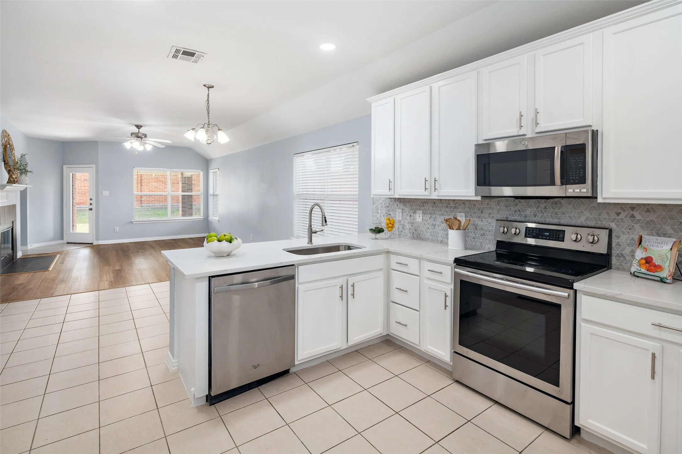 Single Family Residence For Sale in Collin County , 1711 Buckthorne Drive, Allen, Texas 75002, 4 Bedroom, 3 Bathroom, 2 Garage spaces, 2,178 Sqft, built in 2005, mls#21290953, Real Estate Agent in Allen, Homes For Sale in Collin county, Homes For Sale in Allen, Realtor in Allen Texas, Real Estate Brokerage Independent Realty Texas, Luminita Cordes Realtor
