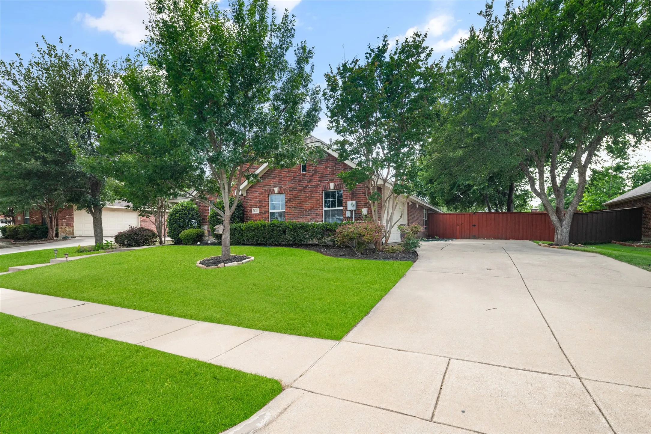 nice large driveway pad and additional parking