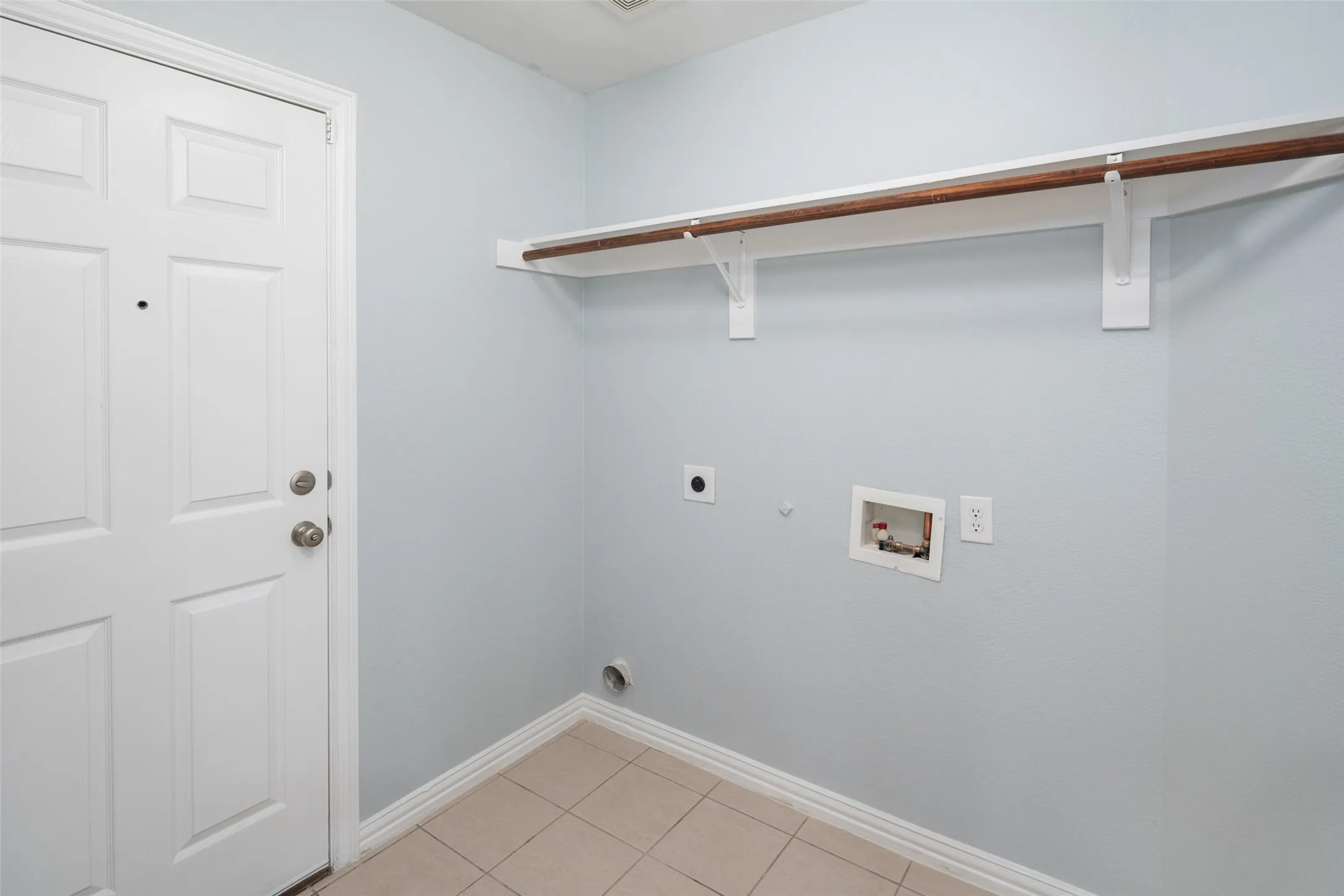 Single Family Residence For Sale in Collin County , 1711 Buckthorne Drive, Allen, Texas 75002, 4 Bedroom, 3 Bathroom, 2 Garage spaces, 2,178 Sqft, built in 2005, mls#21290953, Real Estate Agent in Allen, Homes For Sale in Collin county, Homes For Sale in Allen, Realtor in Allen Texas, Real Estate Brokerage Independent Realty Texas, Luminita Cordes Realtor