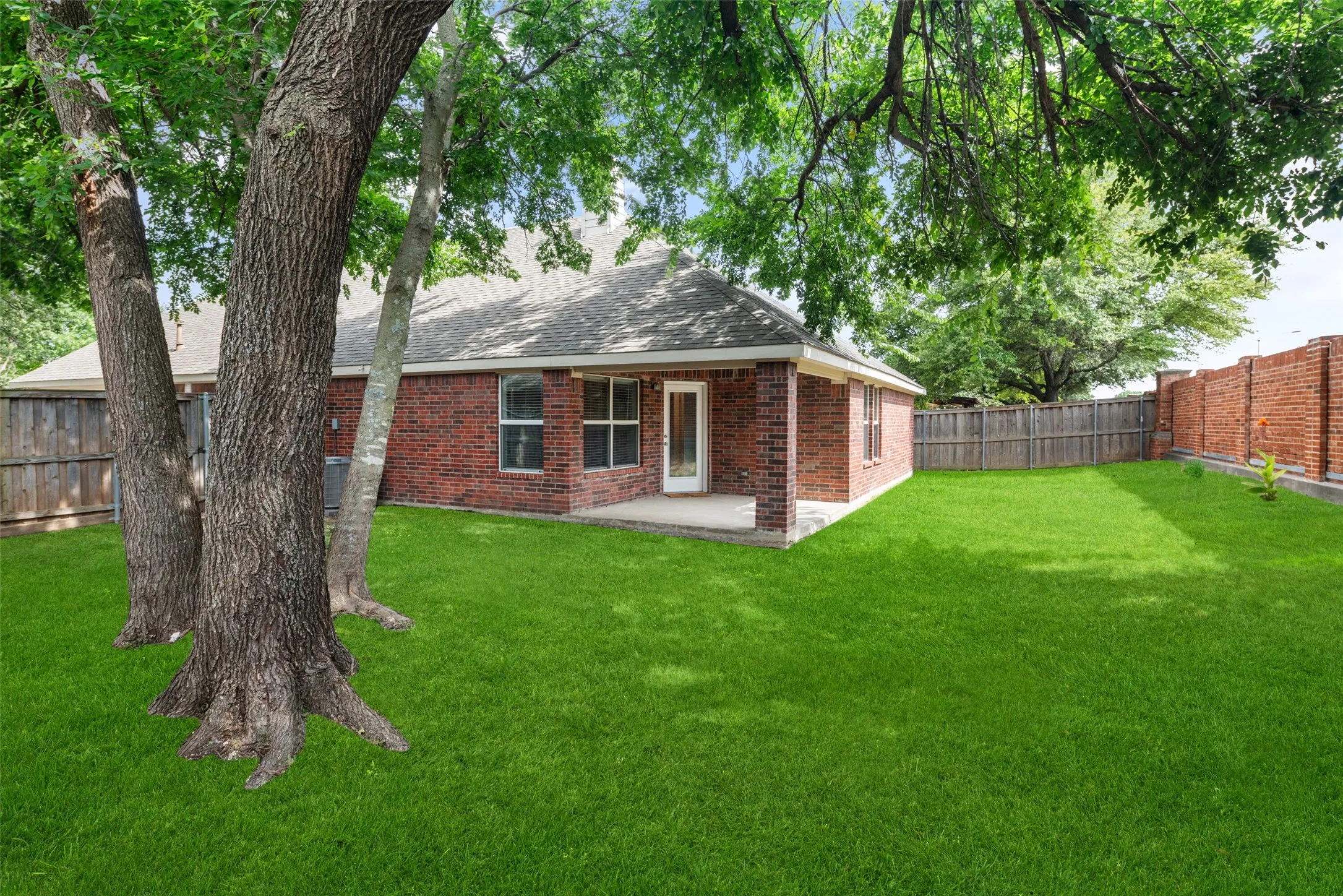 Single Family Residence For Sale in Collin County , 1711 Buckthorne Drive, Allen, Texas 75002, 4 Bedroom, 3 Bathroom, 2 Garage spaces, 2,178 Sqft, built in 2005, mls#21290953, Real Estate Agent in Allen, Homes For Sale in Collin county, Homes For Sale in Allen, Realtor in Allen Texas, Real Estate Brokerage Independent Realty Texas, Luminita Cordes Realtor