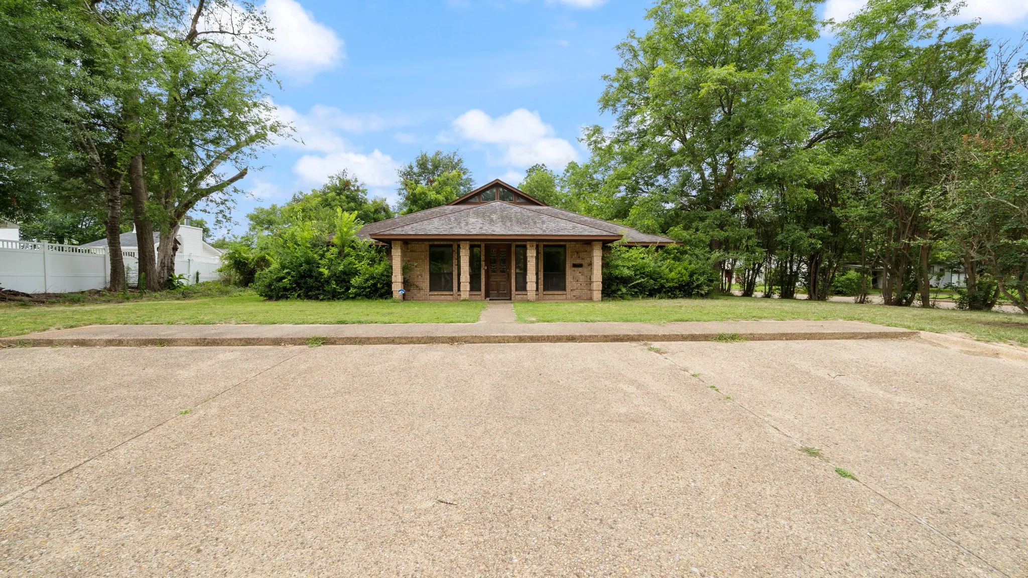 Office For Sale in Wood County , 223 Graham Street, Mineola, Texas 75773, 0, 0, Garage spaces, 0 Sqft, built in 1987, Price $275,000, mls#21296075, Real Estate Agent in Mineola, Homes For Sale in Wood county, Homes For Sale in Mineola, Realtor in Mineola Texas, Real Estate Brokerage Independent Realty Texas, Luminita Cordes Realtor