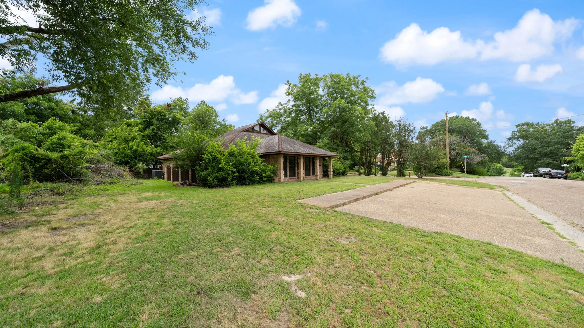 Office For Sale in Wood County , 223 Graham Street, Mineola, Texas 75773, 0, 0, Garage spaces, 0 Sqft, built in 1987, Price $275,000, mls#21296075, Real Estate Agent in Mineola, Homes For Sale in Wood county, Homes For Sale in Mineola, Realtor in Mineola Texas, Real Estate Brokerage Independent Realty Texas, Luminita Cordes Realtor