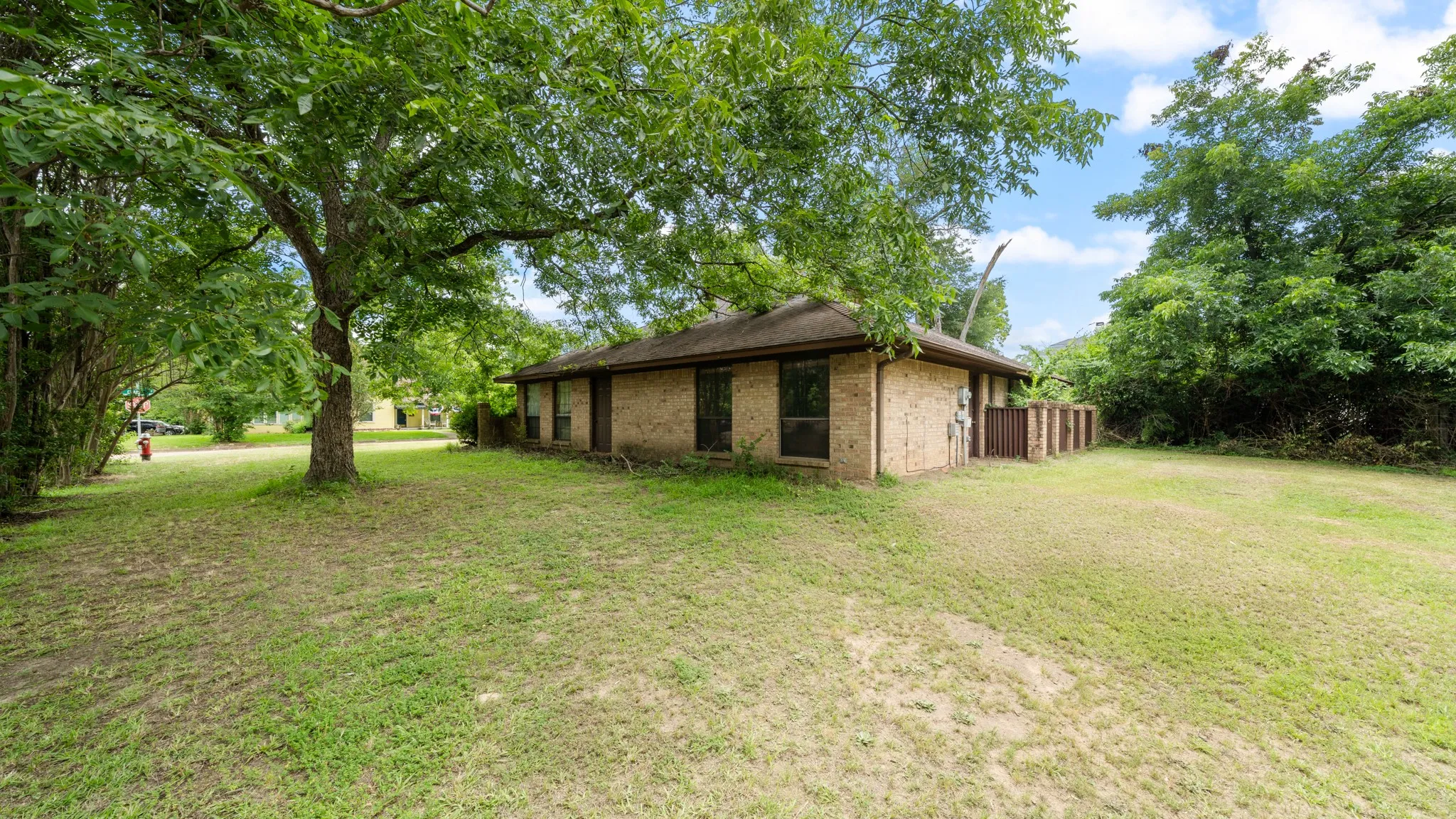 Office For Sale in Wood County , 223 Graham Street, Mineola, Texas 75773, 0, 0, Garage spaces, 0 Sqft, built in 1987, Price $275,000, mls#21296075, Real Estate Agent in Mineola, Homes For Sale in Wood county, Homes For Sale in Mineola, Realtor in Mineola Texas, Real Estate Brokerage Independent Realty Texas, Luminita Cordes Realtor