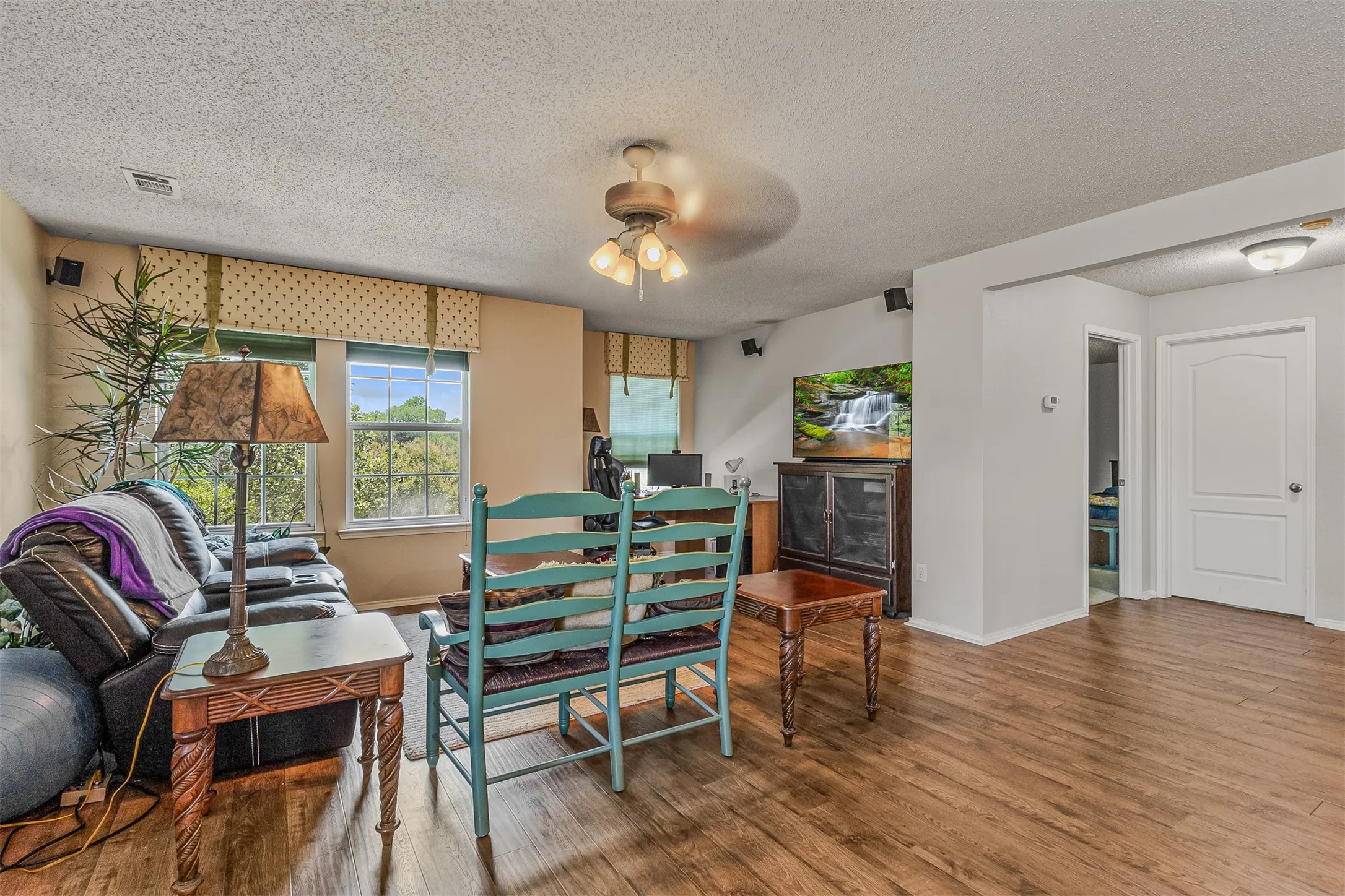 Single Family Residence For Sale in Dallas County , 2177 Lone Pecan Drive, Mesquite, Texas 75181, 4 Bedroom, 3 Bathroom, 2 Garage spaces, 3,034 Sqft, built in 2003, mls#21298116, Real Estate Agent in Mesquite, Homes For Sale in Dallas county, Homes For Sale in Mesquite, Realtor in Mesquite Texas, Real Estate Brokerage Independent Realty Texas, Luminita Cordes Realtor