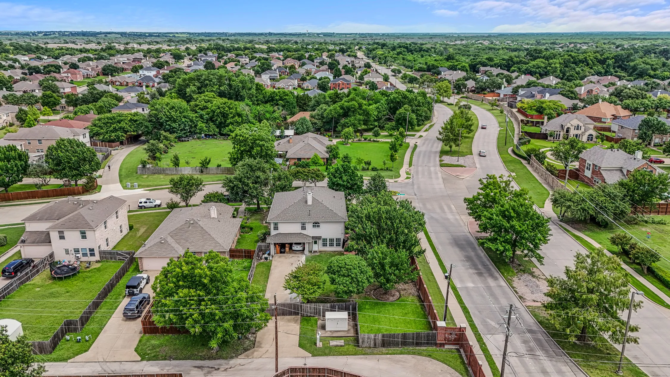 Single Family Residence For Sale in Dallas County , 2177 Lone Pecan Drive, Mesquite, Texas 75181, 4 Bedroom, 3 Bathroom, 2 Garage spaces, 3,034 Sqft, built in 2003, mls#21298116, Real Estate Agent in Mesquite, Homes For Sale in Dallas county, Homes For Sale in Mesquite, Realtor in Mesquite Texas, Real Estate Brokerage Independent Realty Texas, Luminita Cordes Realtor