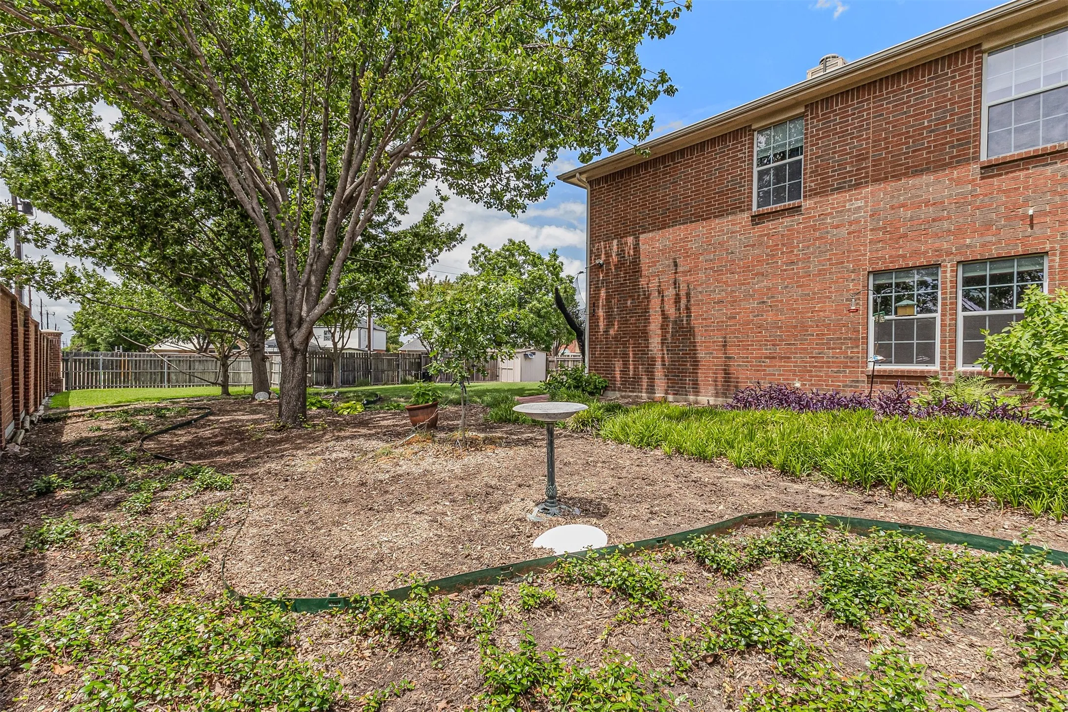 Single Family Residence For Sale in Dallas County , 2177 Lone Pecan Drive, Mesquite, Texas 75181, 4 Bedroom, 3 Bathroom, 2 Garage spaces, 3,034 Sqft, built in 2003, mls#21298116, Real Estate Agent in Mesquite, Homes For Sale in Dallas county, Homes For Sale in Mesquite, Realtor in Mesquite Texas, Real Estate Brokerage Independent Realty Texas, Luminita Cordes Realtor
