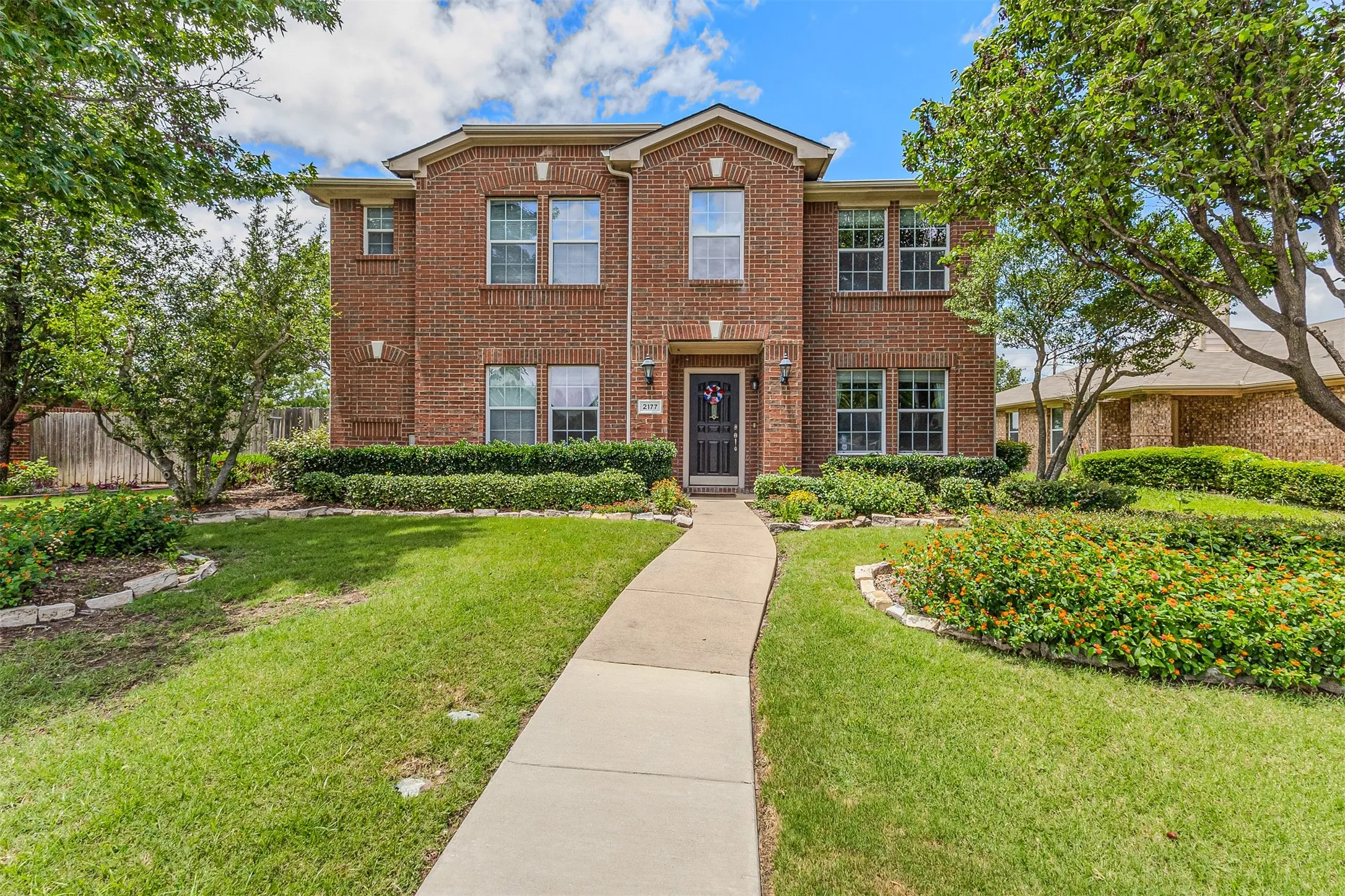 Single Family Residence For Sale in Dallas County , 2177 Lone Pecan Drive, Mesquite, Texas 75181, 4 Bedroom, 3 Bathroom, 2 Garage spaces, 3,034 Sqft, built in 2003, mls#21298116, Real Estate Agent in Mesquite, Homes For Sale in Dallas county, Homes For Sale in Mesquite, Realtor in Mesquite Texas, Real Estate Brokerage Independent Realty Texas, Luminita Cordes Realtor