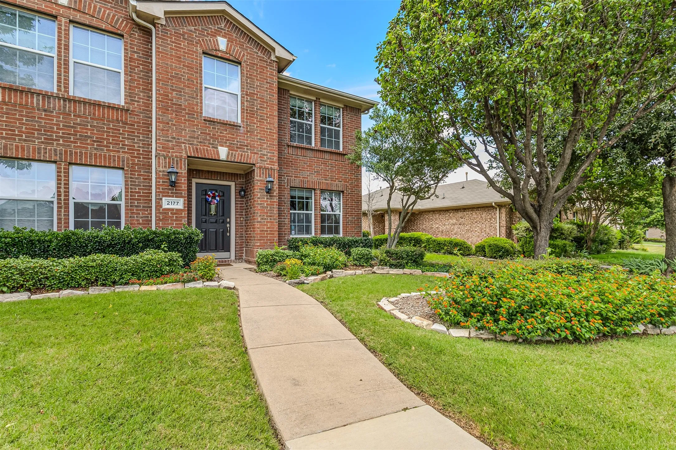 Single Family Residence For Sale in Dallas County , 2177 Lone Pecan Drive, Mesquite, Texas 75181, 4 Bedroom, 3 Bathroom, 2 Garage spaces, 3,034 Sqft, built in 2003, mls#21298116, Real Estate Agent in Mesquite, Homes For Sale in Dallas county, Homes For Sale in Mesquite, Realtor in Mesquite Texas, Real Estate Brokerage Independent Realty Texas, Luminita Cordes Realtor