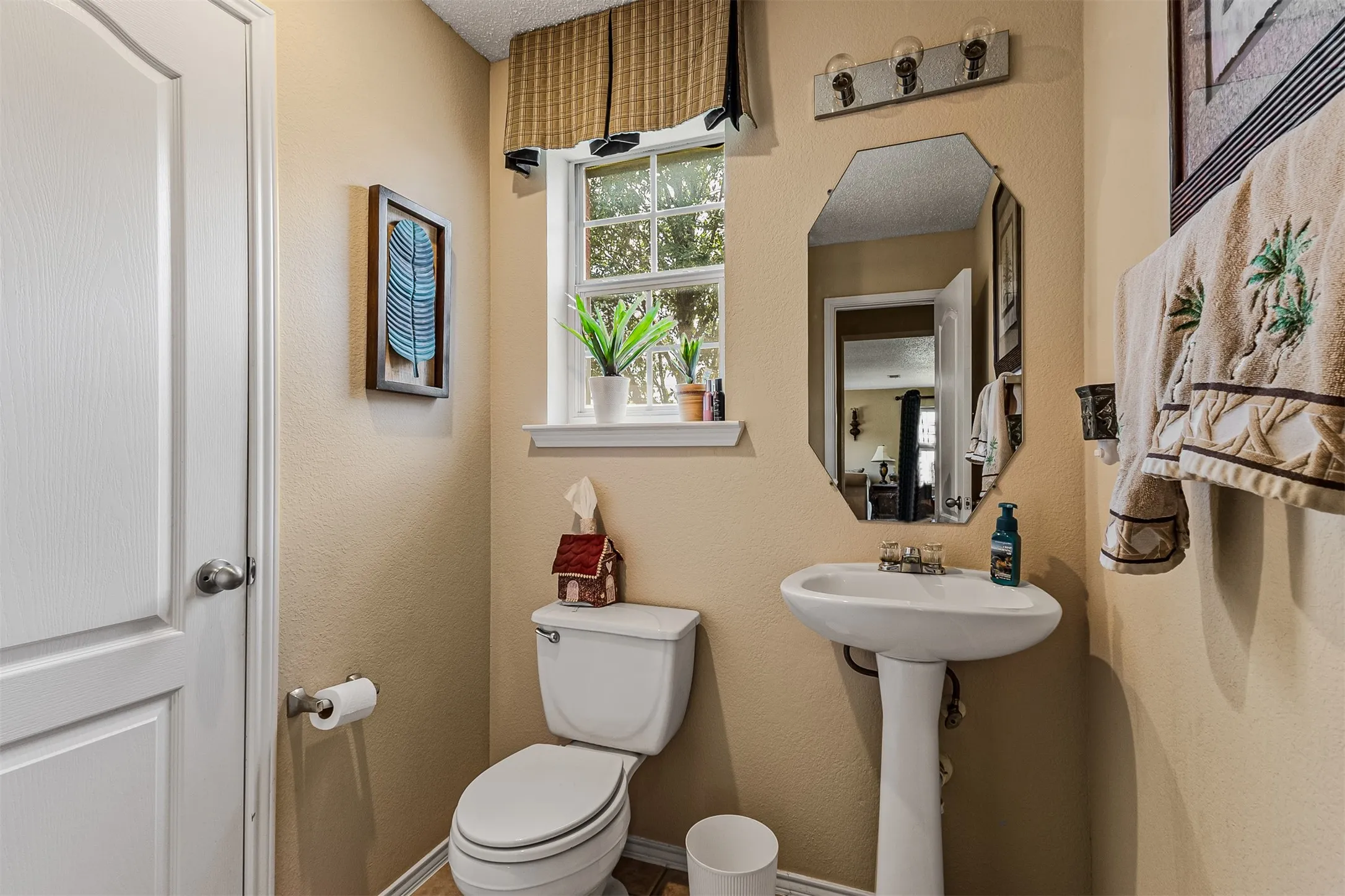 Single Family Residence For Sale in Dallas County , 2177 Lone Pecan Drive, Mesquite, Texas 75181, 4 Bedroom, 3 Bathroom, 2 Garage spaces, 3,034 Sqft, built in 2003, mls#21298116, Real Estate Agent in Mesquite, Homes For Sale in Dallas county, Homes For Sale in Mesquite, Realtor in Mesquite Texas, Real Estate Brokerage Independent Realty Texas, Luminita Cordes Realtor