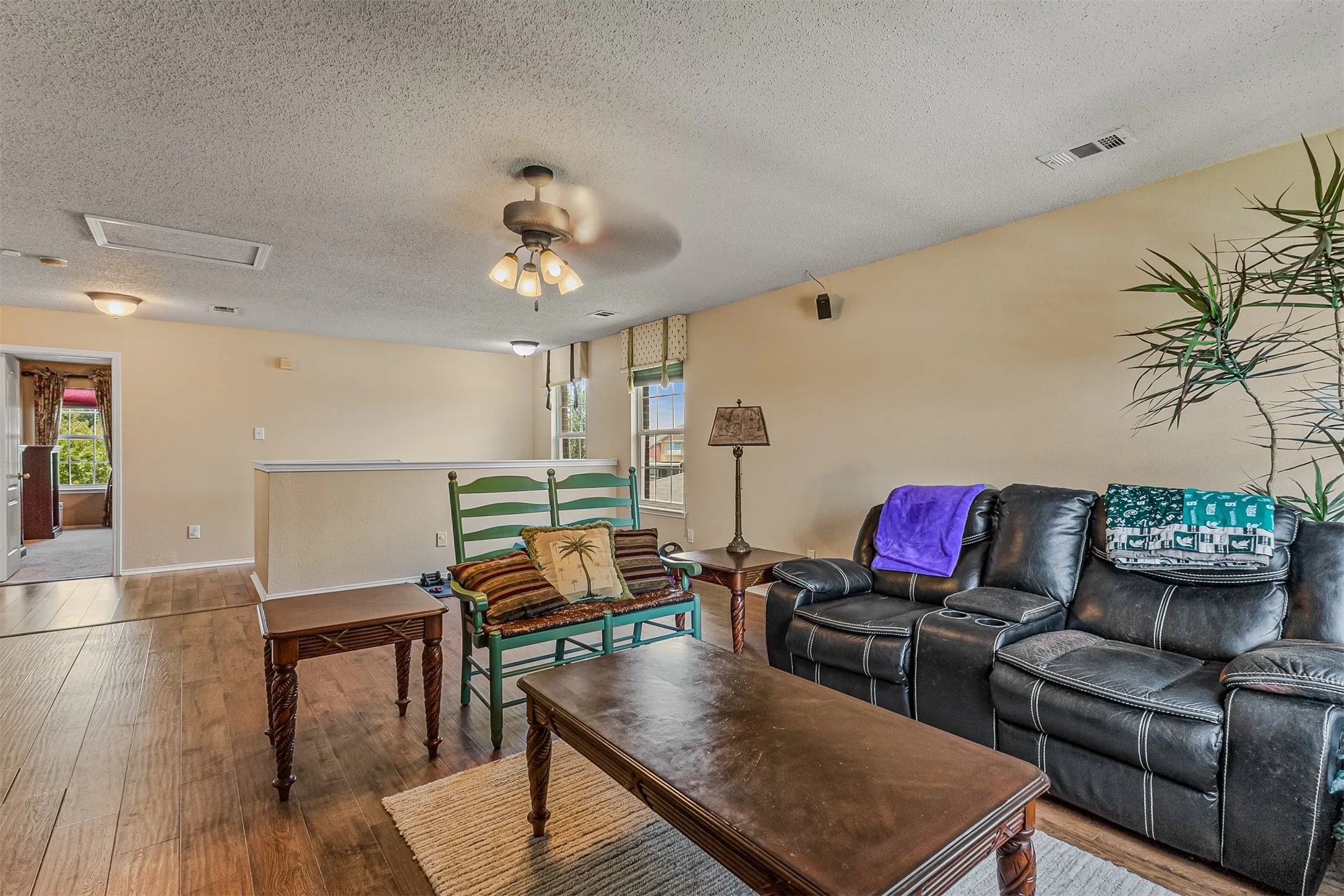 Single Family Residence For Sale in Dallas County , 2177 Lone Pecan Drive, Mesquite, Texas 75181, 4 Bedroom, 3 Bathroom, 2 Garage spaces, 3,034 Sqft, built in 2003, mls#21298116, Real Estate Agent in Mesquite, Homes For Sale in Dallas county, Homes For Sale in Mesquite, Realtor in Mesquite Texas, Real Estate Brokerage Independent Realty Texas, Luminita Cordes Realtor