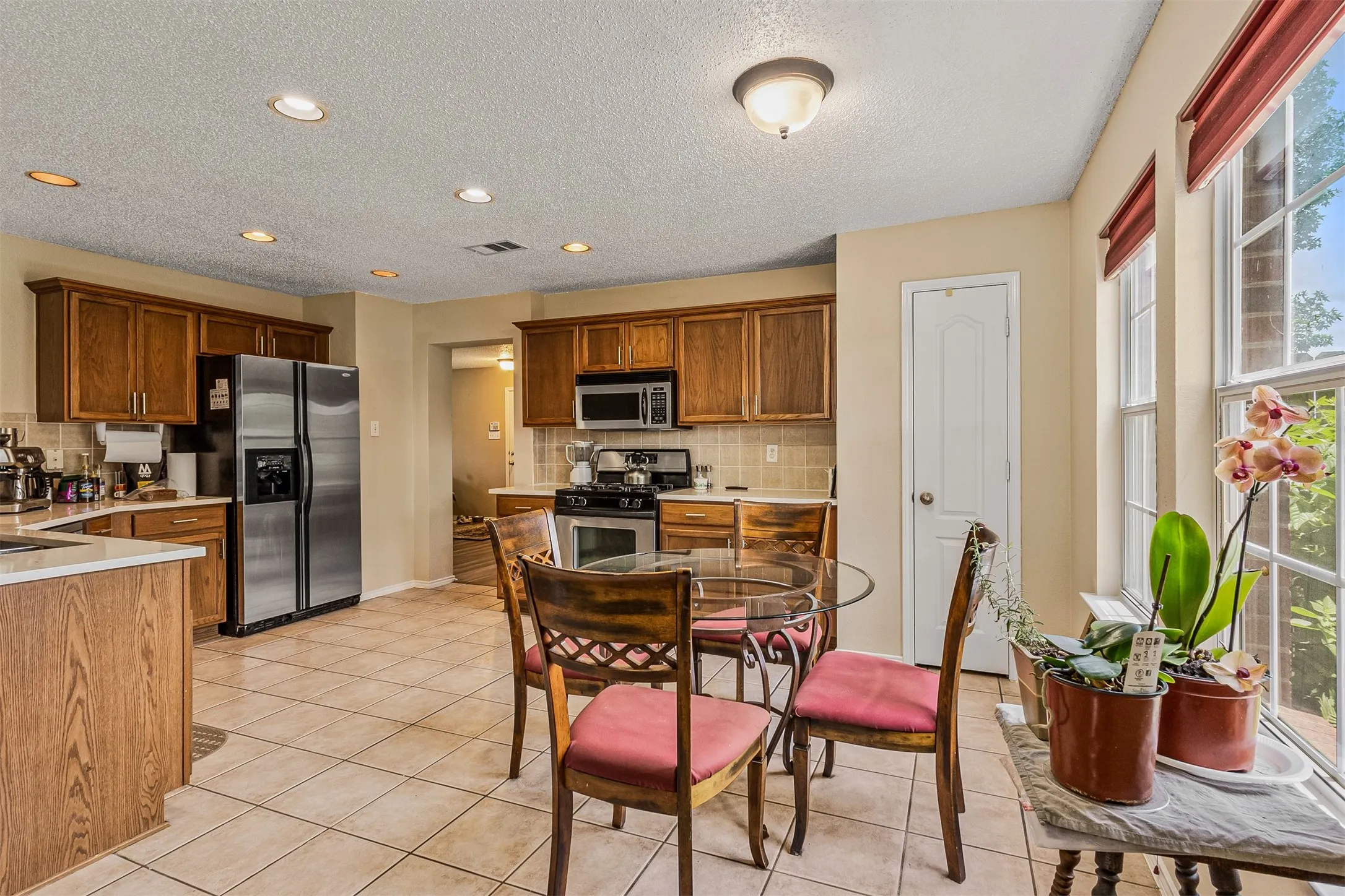 Single Family Residence For Sale in Dallas County , 2177 Lone Pecan Drive, Mesquite, Texas 75181, 4 Bedroom, 3 Bathroom, 2 Garage spaces, 3,034 Sqft, built in 2003, mls#21298116, Real Estate Agent in Mesquite, Homes For Sale in Dallas county, Homes For Sale in Mesquite, Realtor in Mesquite Texas, Real Estate Brokerage Independent Realty Texas, Luminita Cordes Realtor