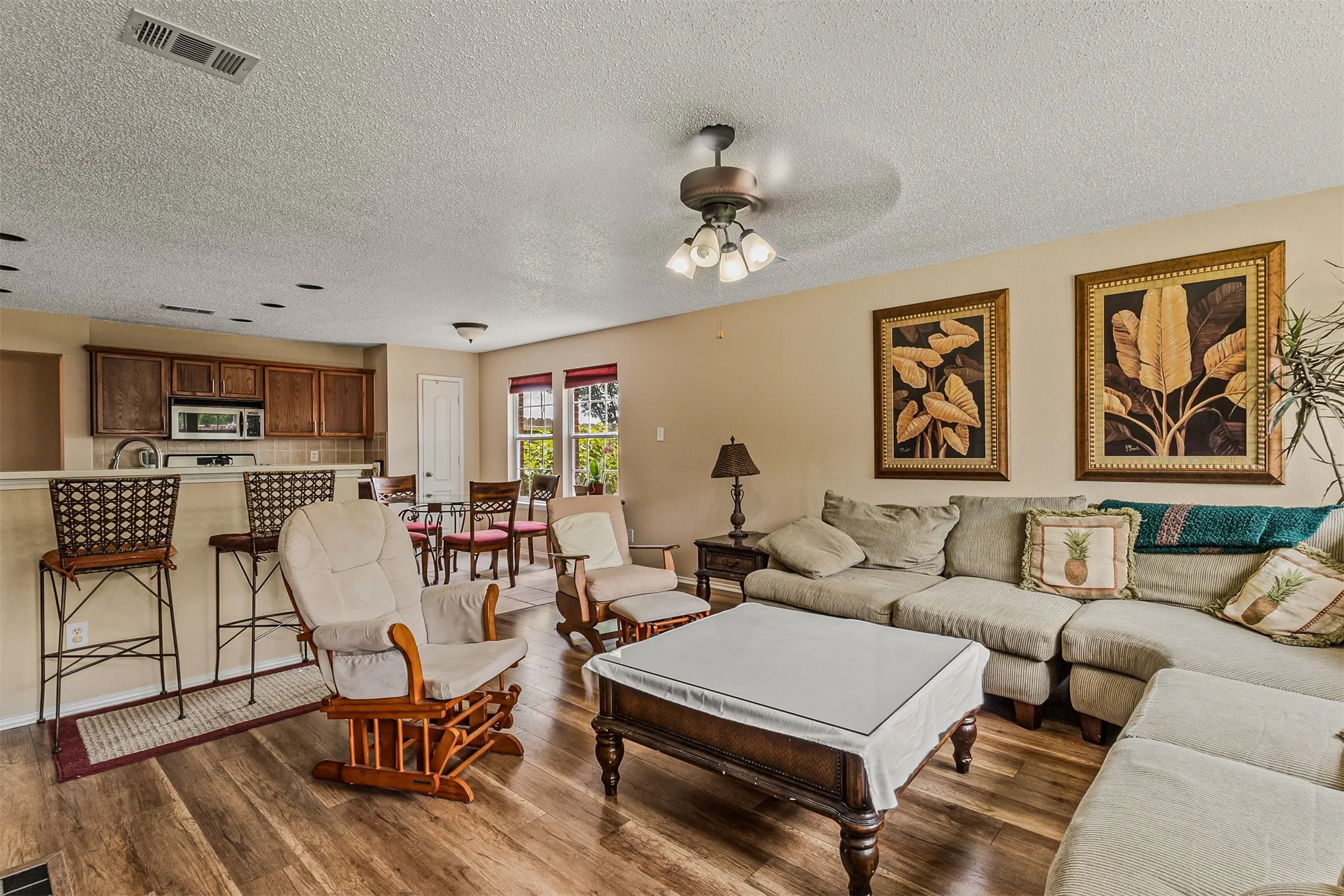 Single Family Residence For Sale in Dallas County , 2177 Lone Pecan Drive, Mesquite, Texas 75181, 4 Bedroom, 3 Bathroom, 2 Garage spaces, 3,034 Sqft, built in 2003, mls#21298116, Real Estate Agent in Mesquite, Homes For Sale in Dallas county, Homes For Sale in Mesquite, Realtor in Mesquite Texas, Real Estate Brokerage Independent Realty Texas, Luminita Cordes Realtor
