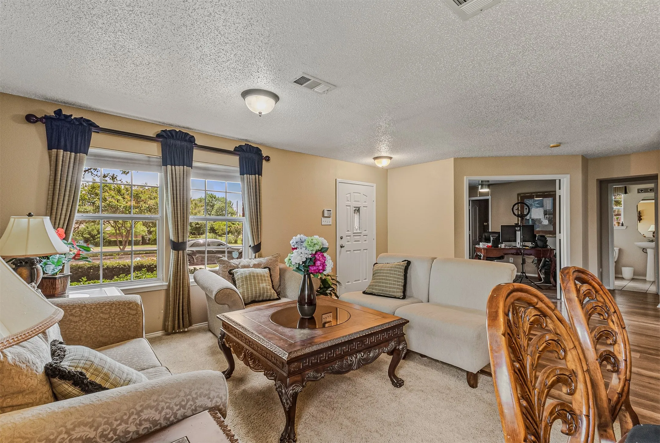 Single Family Residence For Sale in Dallas County , 2177 Lone Pecan Drive, Mesquite, Texas 75181, 4 Bedroom, 3 Bathroom, 2 Garage spaces, 3,034 Sqft, built in 2003, mls#21298116, Real Estate Agent in Mesquite, Homes For Sale in Dallas county, Homes For Sale in Mesquite, Realtor in Mesquite Texas, Real Estate Brokerage Independent Realty Texas, Luminita Cordes Realtor