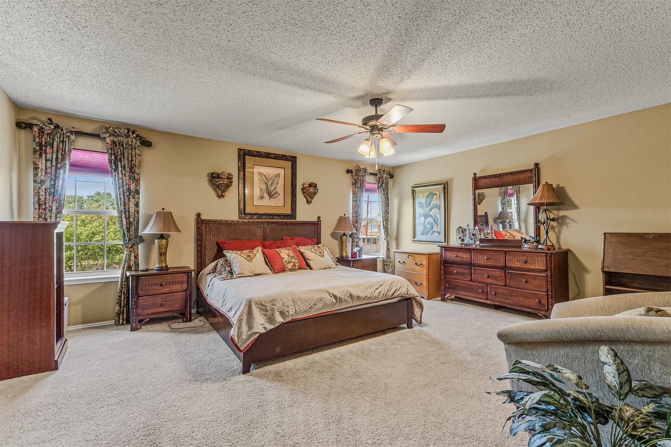 Single Family Residence For Sale in Dallas County , 2177 Lone Pecan Drive, Mesquite, Texas 75181, 4 Bedroom, 3 Bathroom, 2 Garage spaces, 3,034 Sqft, built in 2003, mls#21298116, Real Estate Agent in Mesquite, Homes For Sale in Dallas county, Homes For Sale in Mesquite, Realtor in Mesquite Texas, Real Estate Brokerage Independent Realty Texas, Luminita Cordes Realtor