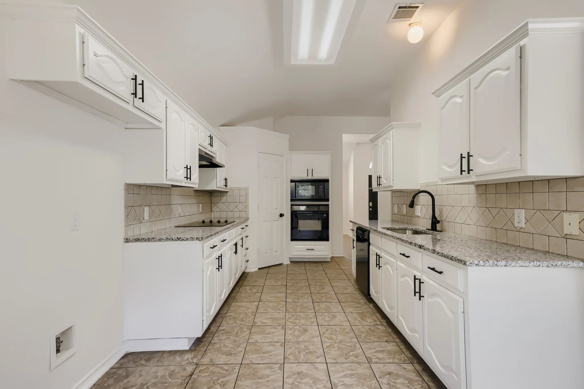 Single Family Residence For Sale in Rockwall County , 1630 Ashbourne Drive, Rockwall, Texas 75087, 4 Bedroom, 2 Bathroom, 2 Garage spaces, 2,074 Sqft, built in 2003, mls#21205898, Real Estate Agent in Rockwall, Homes For Sale in Rockwall county, Homes For Sale in Rockwall, Realtor in Rockwall Texas, Real Estate Brokerage Independent Realty Texas, Luminita Cordes Realtor