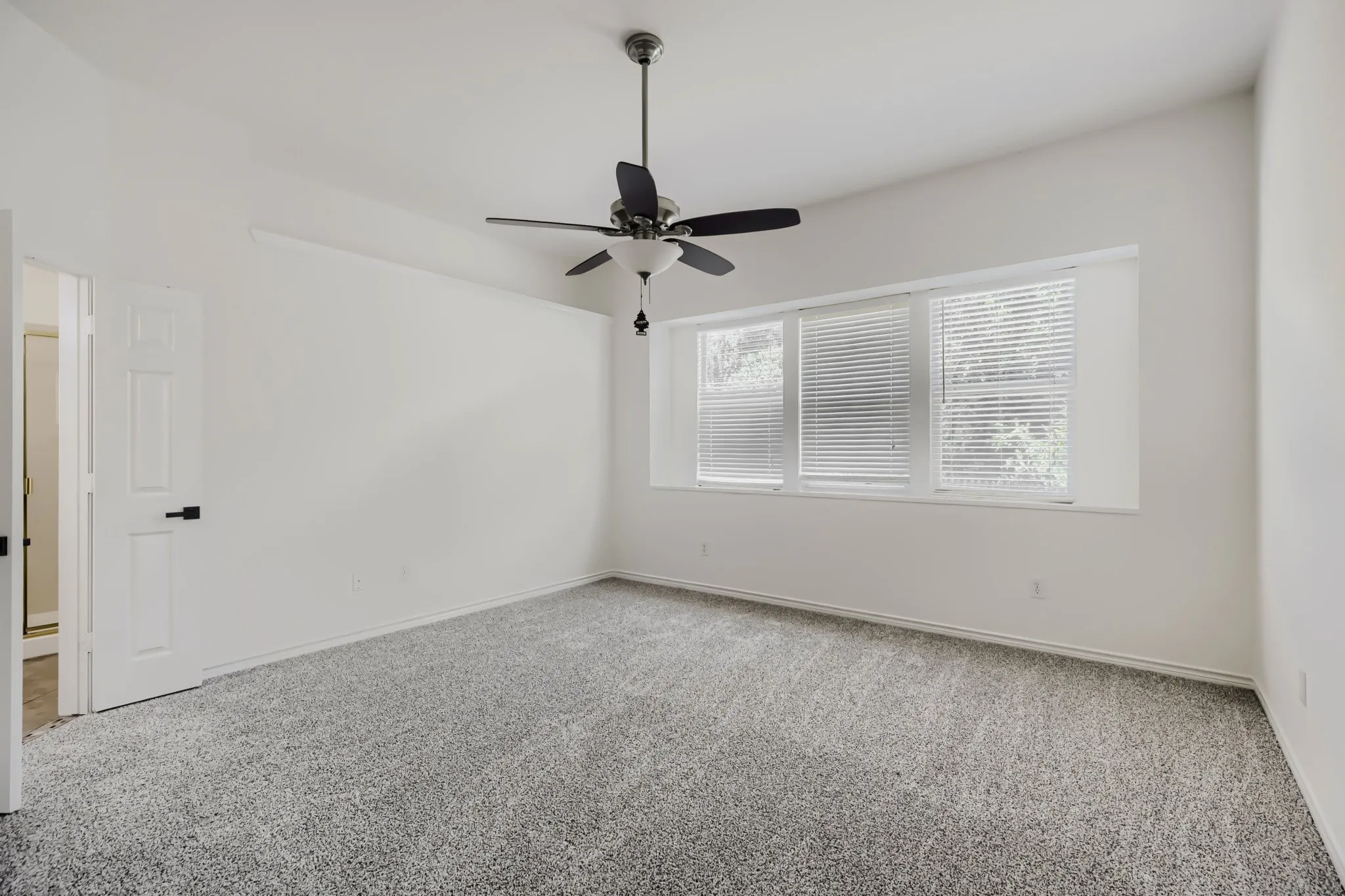 Single Family Residence For Sale in Rockwall County , 1630 Ashbourne Drive, Rockwall, Texas 75087, 4 Bedroom, 2 Bathroom, 2 Garage spaces, 2,074 Sqft, built in 2003, mls#21205898, Real Estate Agent in Rockwall, Homes For Sale in Rockwall county, Homes For Sale in Rockwall, Realtor in Rockwall Texas, Real Estate Brokerage Independent Realty Texas, Luminita Cordes Realtor