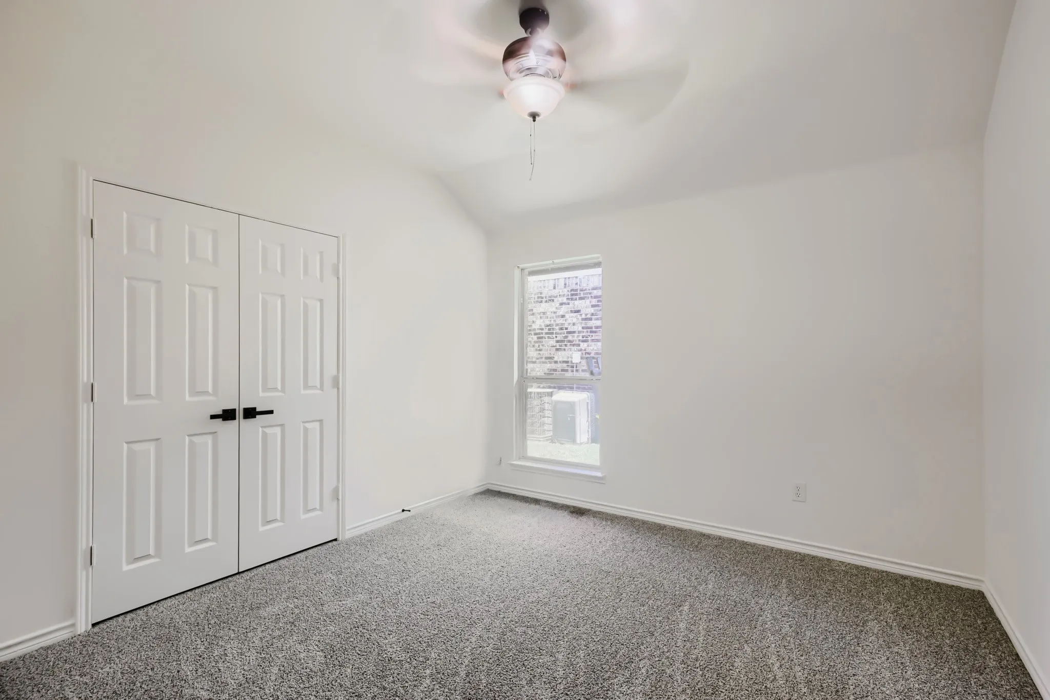 Single Family Residence For Sale in Rockwall County , 1630 Ashbourne Drive, Rockwall, Texas 75087, 4 Bedroom, 2 Bathroom, 2 Garage spaces, 2,074 Sqft, built in 2003, mls#21205898, Real Estate Agent in Rockwall, Homes For Sale in Rockwall county, Homes For Sale in Rockwall, Realtor in Rockwall Texas, Real Estate Brokerage Independent Realty Texas, Luminita Cordes Realtor