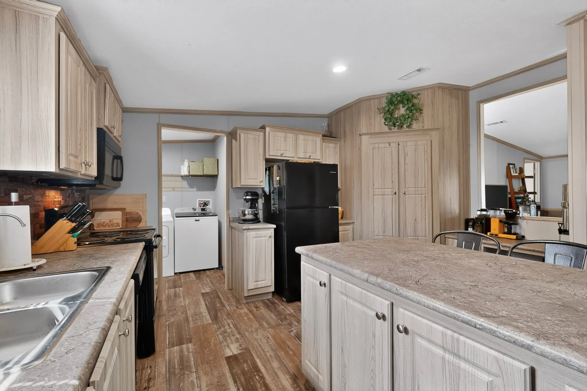Manufactured Home For Sale in Wise County , 115 Vinall Circle, Decatur, Texas 76234, 3 Bedroom, 2 Bathroom, Garage spaces, 1,512 Sqft, built in 2020, mls#21299987, Real Estate Agent in Decatur, Homes For Sale in Wise county, Homes For Sale in Decatur, Realtor in Decatur Texas, Real Estate Brokerage Independent Realty Texas, Luminita Cordes Realtor