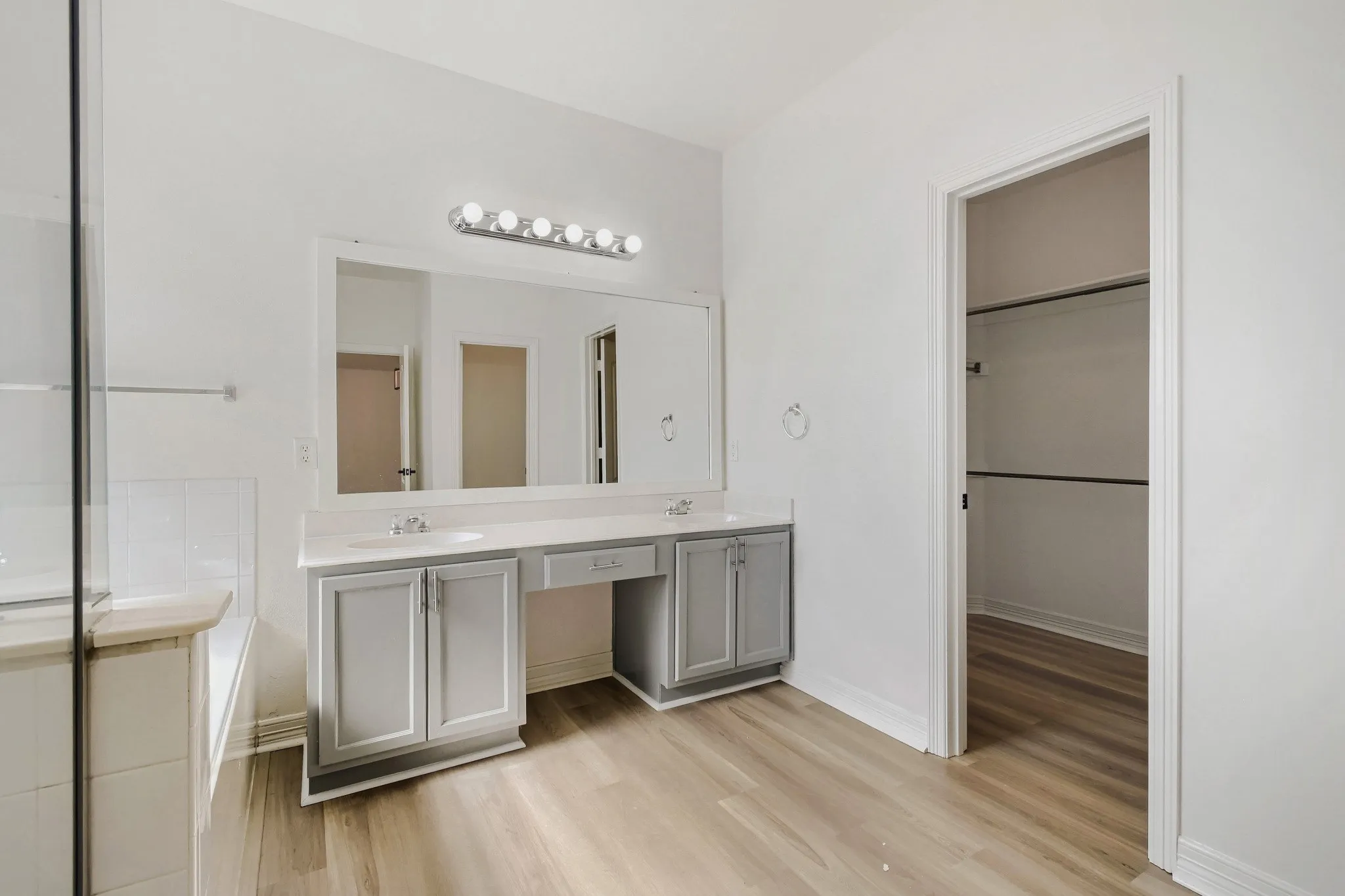 Single Family Residence For Sale in Collin County , 910 W Bois D Arc Street, Celina, Texas 75009, 3 Bedroom, 2 Bathroom, 2 Garage spaces, 1,748 Sqft, built in 2006, mls#21210346, Real Estate Agent in Celina, Homes For Sale in Collin county, Homes For Sale in Celina, Realtor in Celina Texas, Real Estate Brokerage Independent Realty Texas, Luminita Cordes Realtor
