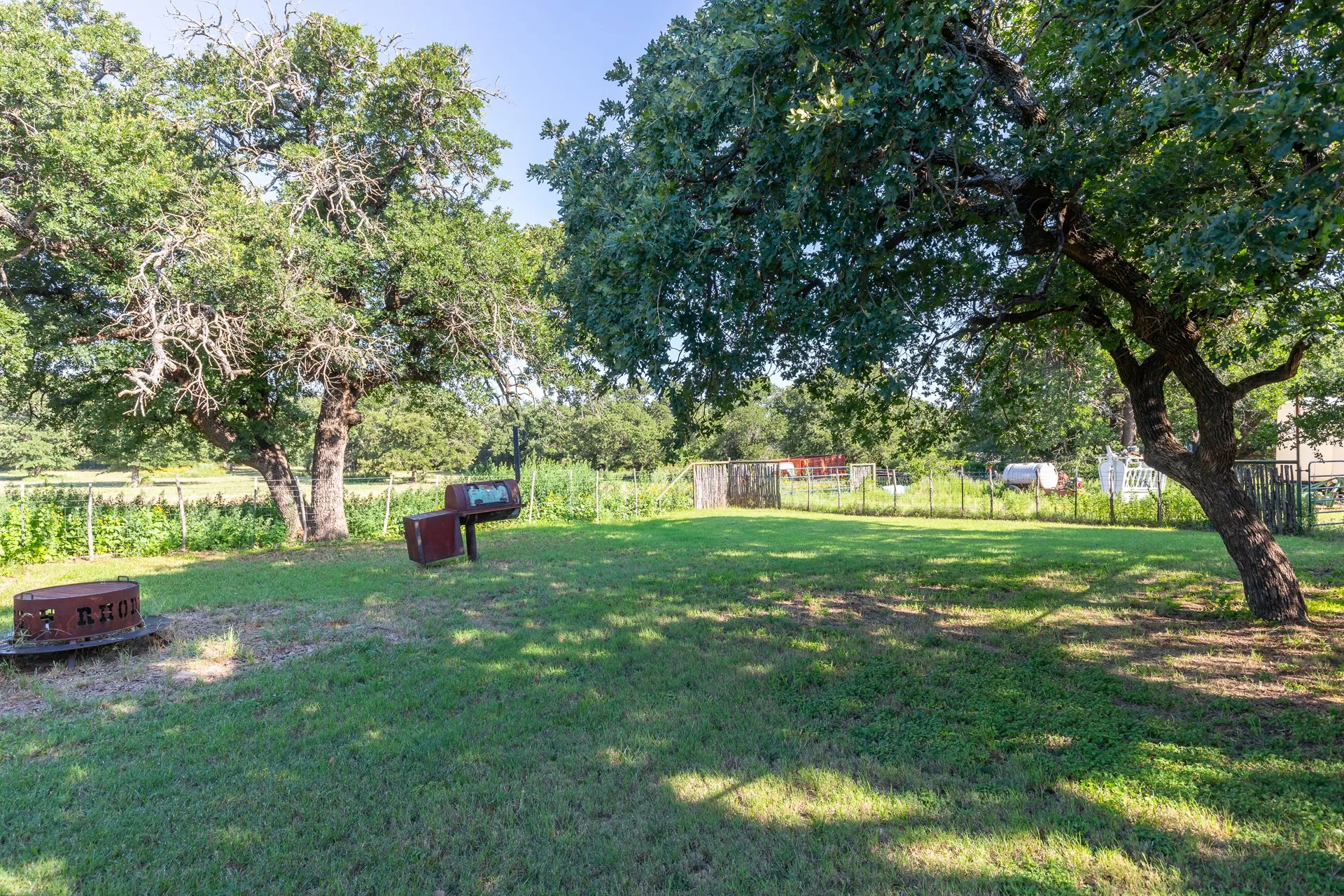 Single Family Residence For Sale in Callahan County , 2143 County Road 113, Clyde, Texas 79510, 4 Bedroom, 2 Bathroom, Garage spaces, 1,820 Sqft, built in 1948, mls#21300928, Real Estate Agent in Clyde, Homes For Sale in Callahan county, Homes For Sale in Clyde, Realtor in Clyde Texas, Real Estate Brokerage Independent Realty Texas, Luminita Cordes Realtor