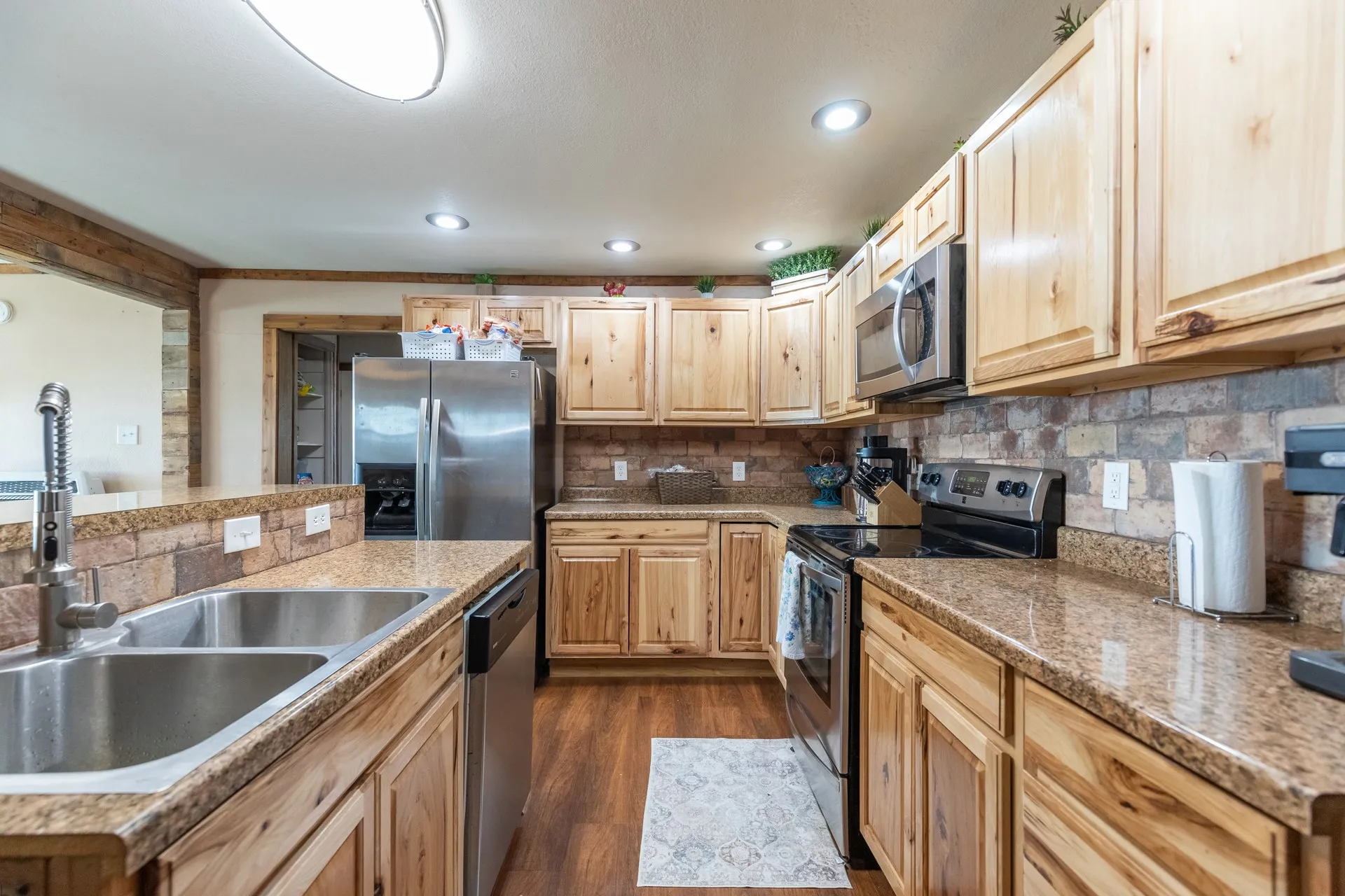 Single Family Residence For Sale in Callahan County , 2143 County Road 113, Clyde, Texas 79510, 4 Bedroom, 2 Bathroom, Garage spaces, 1,820 Sqft, built in 1948, mls#21300928, Real Estate Agent in Clyde, Homes For Sale in Callahan county, Homes For Sale in Clyde, Realtor in Clyde Texas, Real Estate Brokerage Independent Realty Texas, Luminita Cordes Realtor