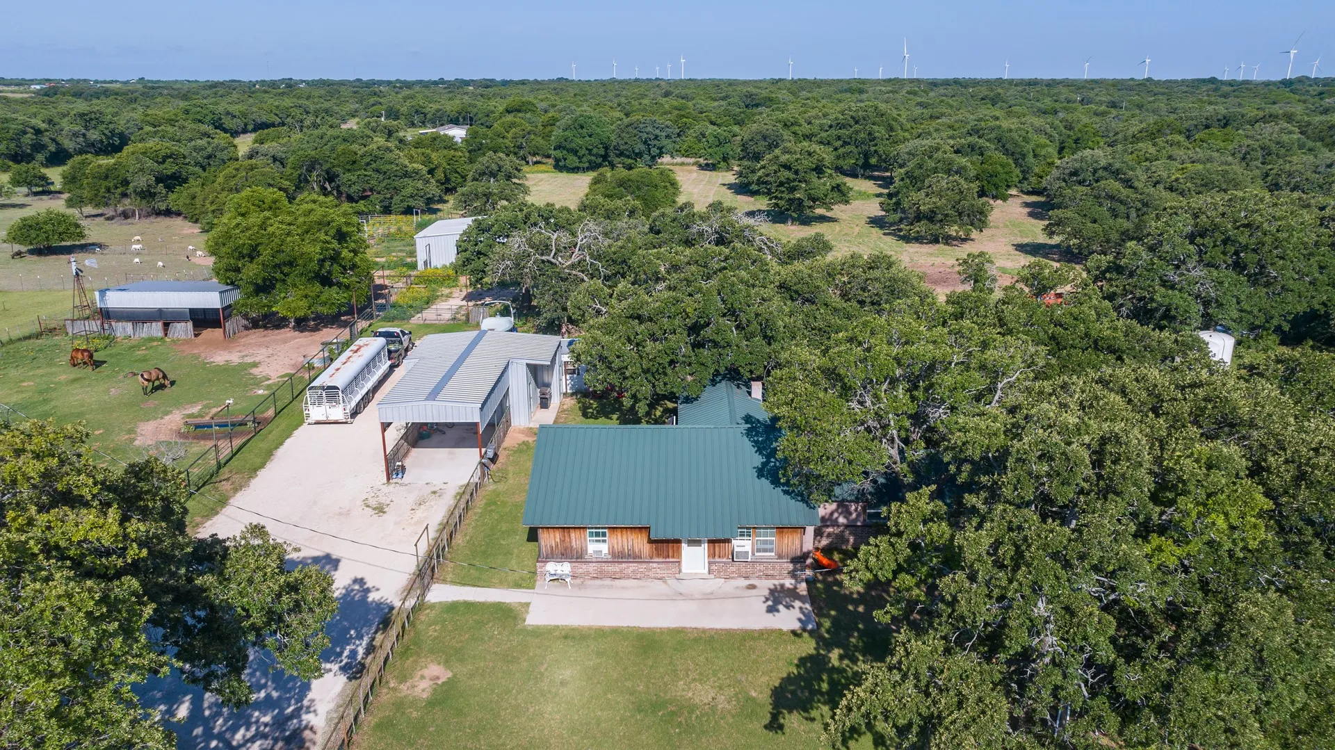 Single Family Residence For Sale in Callahan County , 2143 County Road 113, Clyde, Texas 79510, 4 Bedroom, 2 Bathroom, Garage spaces, 1,820 Sqft, built in 1948, mls#21300928, Real Estate Agent in Clyde, Homes For Sale in Callahan county, Homes For Sale in Clyde, Realtor in Clyde Texas, Real Estate Brokerage Independent Realty Texas, Luminita Cordes Realtor