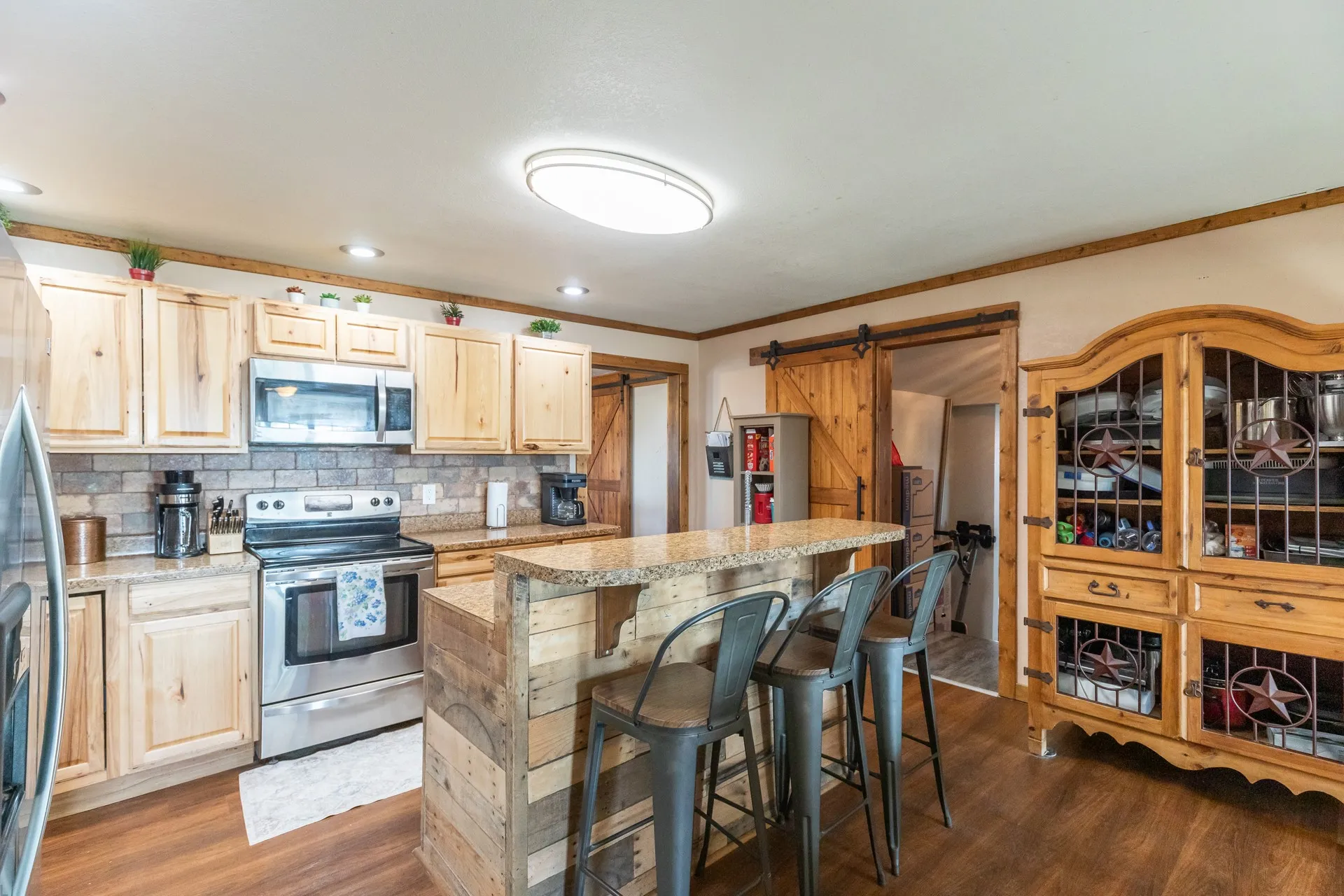 Single Family Residence For Sale in Callahan County , 2143 County Road 113, Clyde, Texas 79510, 4 Bedroom, 2 Bathroom, Garage spaces, 1,820 Sqft, built in 1948, mls#21300928, Real Estate Agent in Clyde, Homes For Sale in Callahan county, Homes For Sale in Clyde, Realtor in Clyde Texas, Real Estate Brokerage Independent Realty Texas, Luminita Cordes Realtor