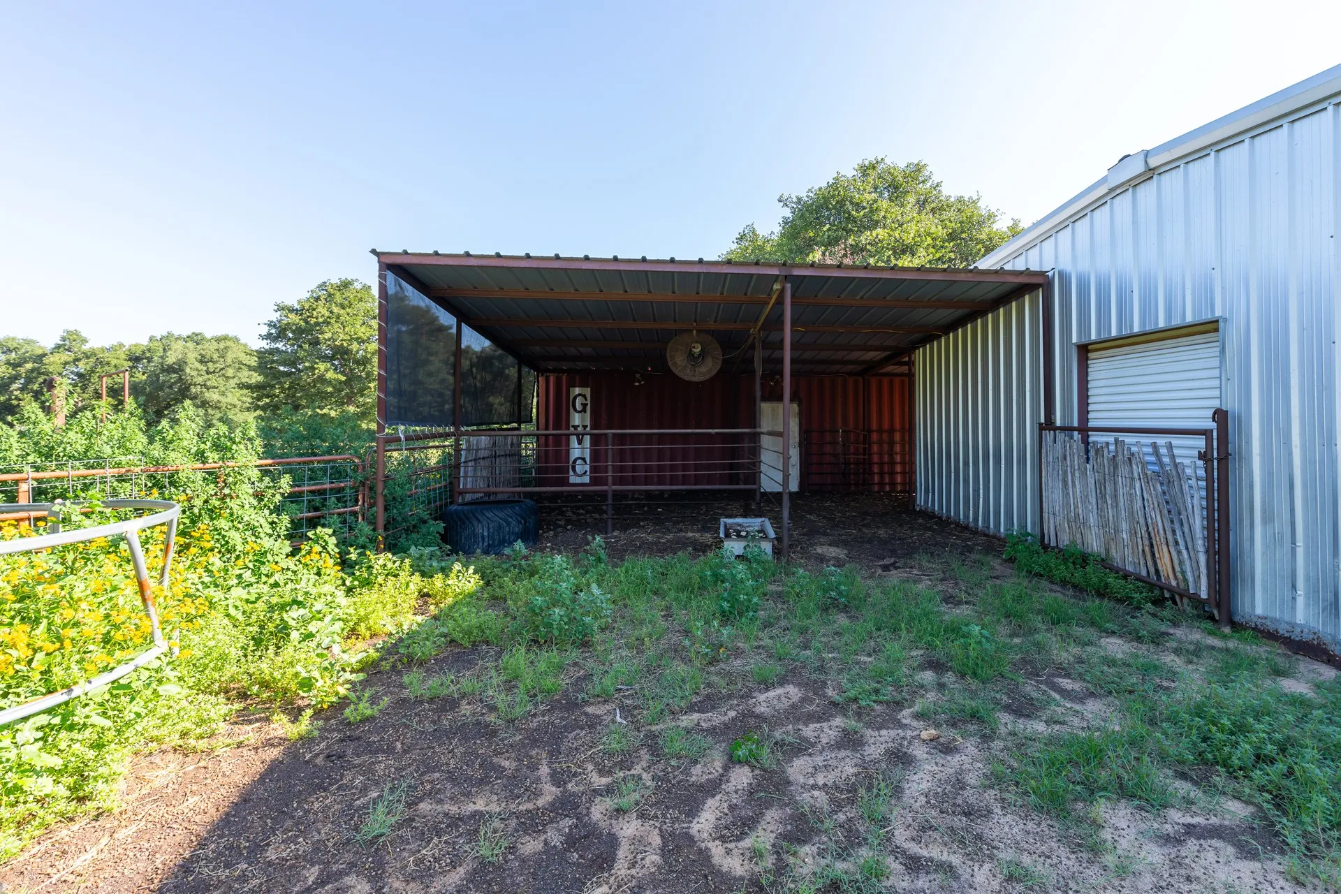 Single Family Residence For Sale in Callahan County , 2143 County Road 113, Clyde, Texas 79510, 4 Bedroom, 2 Bathroom, Garage spaces, 1,820 Sqft, built in 1948, mls#21300928, Real Estate Agent in Clyde, Homes For Sale in Callahan county, Homes For Sale in Clyde, Realtor in Clyde Texas, Real Estate Brokerage Independent Realty Texas, Luminita Cordes Realtor
