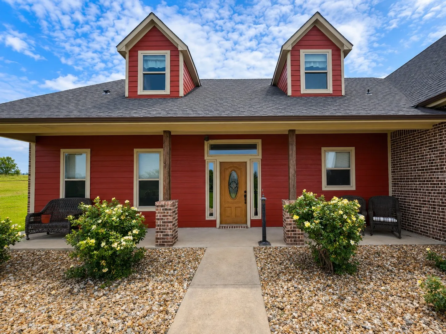 Single Family Residence For Sale in Grayson County , 3028 Harrell Road, Howe, Texas 75459, 4 Bedroom, 4 Bathroom, 2 Garage spaces, 3,732 Sqft, built in 2014, mls#21299947, Real Estate Agent in Howe, Homes For Sale in Grayson county, Homes For Sale in Howe, Realtor in Howe Texas, Real Estate Brokerage Independent Realty Texas, Luminita Cordes Realtor
