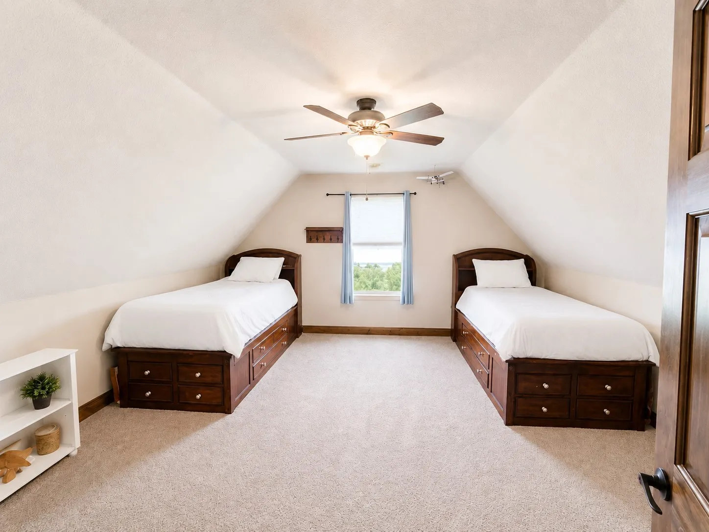 Single Family Residence For Sale in Grayson County , 3028 Harrell Road, Howe, Texas 75459, 4 Bedroom, 4 Bathroom, 2 Garage spaces, 3,732 Sqft, built in 2014, mls#21299947, Real Estate Agent in Howe, Homes For Sale in Grayson county, Homes For Sale in Howe, Realtor in Howe Texas, Real Estate Brokerage Independent Realty Texas, Luminita Cordes Realtor