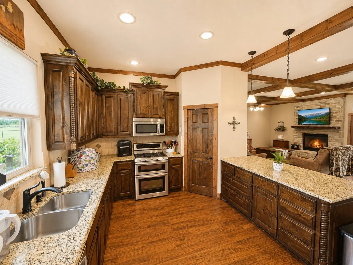 Single Family Residence For Sale in Grayson County , 3028 Harrell Road, Howe, Texas 75459, 4 Bedroom, 4 Bathroom, 2 Garage spaces, 3,732 Sqft, built in 2014, mls#21299947, Real Estate Agent in Howe, Homes For Sale in Grayson county, Homes For Sale in Howe, Realtor in Howe Texas, Real Estate Brokerage Independent Realty Texas, Luminita Cordes Realtor