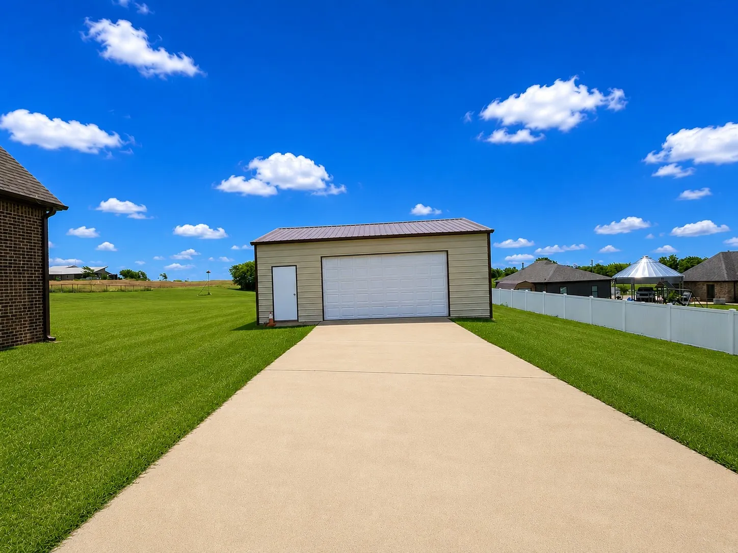 Single Family Residence For Sale in Grayson County , 3028 Harrell Road, Howe, Texas 75459, 4 Bedroom, 4 Bathroom, 2 Garage spaces, 3,732 Sqft, built in 2014, mls#21299947, Real Estate Agent in Howe, Homes For Sale in Grayson county, Homes For Sale in Howe, Realtor in Howe Texas, Real Estate Brokerage Independent Realty Texas, Luminita Cordes Realtor