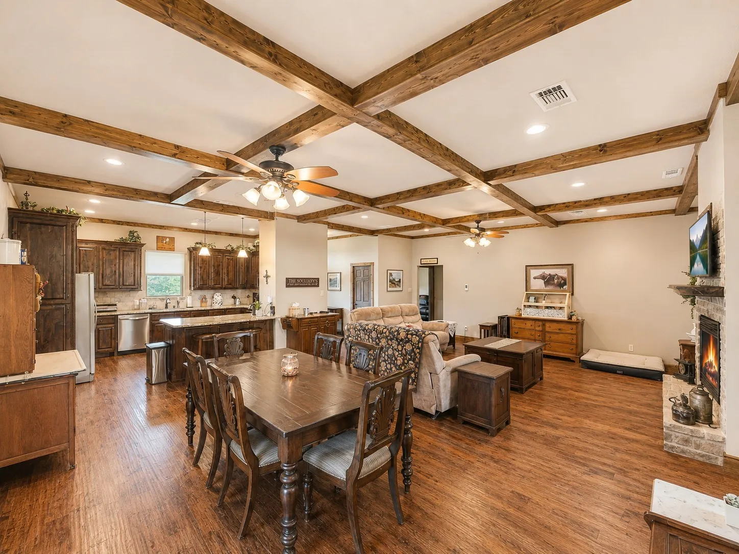 Single Family Residence For Sale in Grayson County , 3028 Harrell Road, Howe, Texas 75459, 4 Bedroom, 4 Bathroom, 2 Garage spaces, 3,732 Sqft, built in 2014, mls#21299947, Real Estate Agent in Howe, Homes For Sale in Grayson county, Homes For Sale in Howe, Realtor in Howe Texas, Real Estate Brokerage Independent Realty Texas, Luminita Cordes Realtor