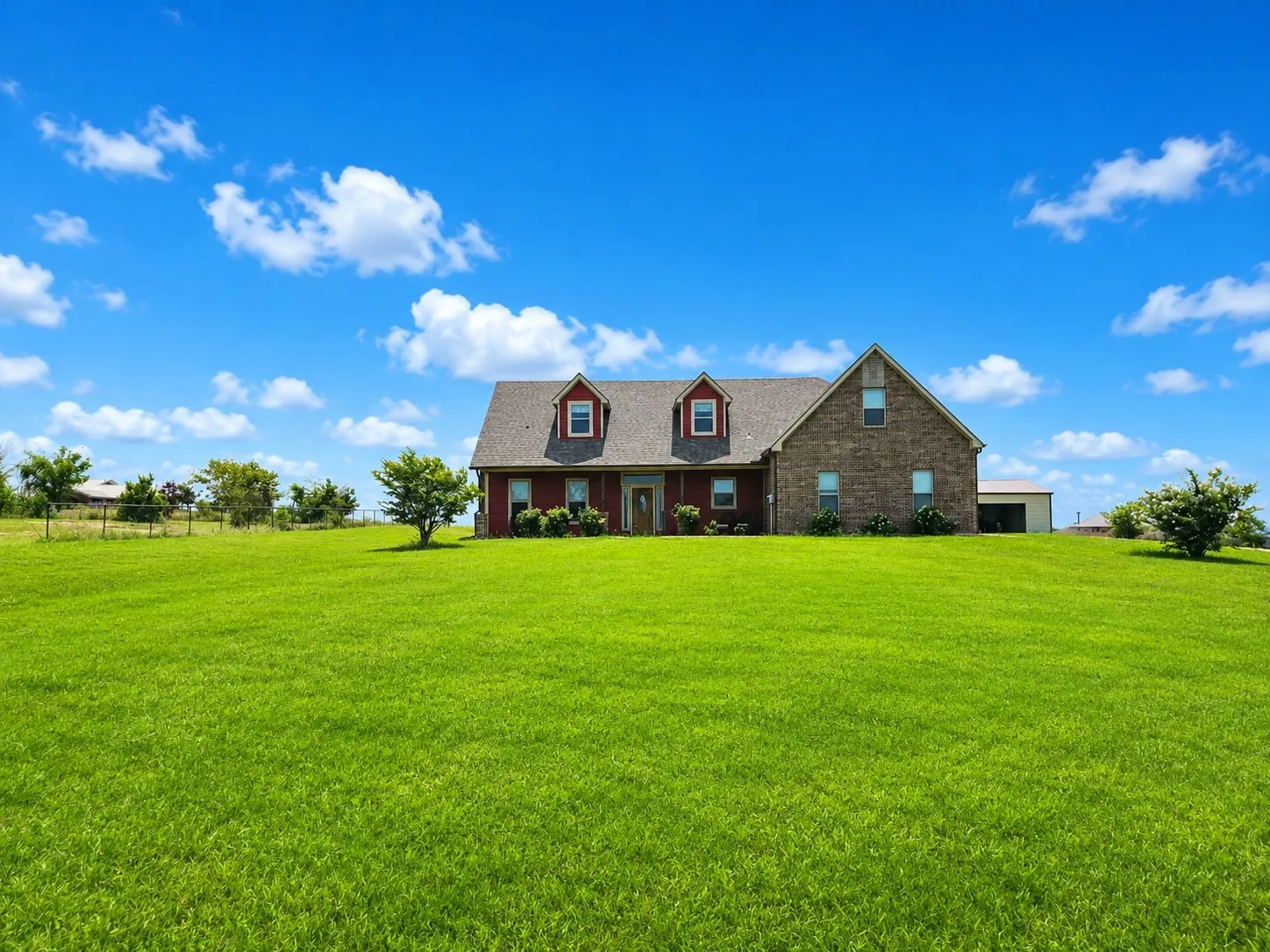 Single Family Residence For Sale in Grayson County , 3028 Harrell Road, Howe, Texas 75459, 4 Bedroom, 4 Bathroom, 2 Garage spaces, 3,732 Sqft, built in 2014, mls#21299947, Real Estate Agent in Howe, Homes For Sale in Grayson county, Homes For Sale in Howe, Realtor in Howe Texas, Real Estate Brokerage Independent Realty Texas, Luminita Cordes Realtor
